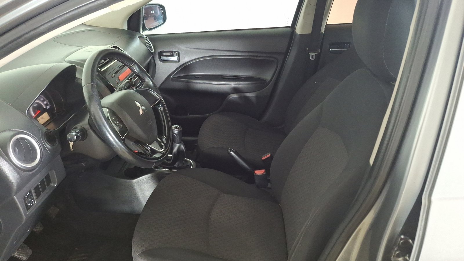 Mitsubishi Mirage 2018 - Imagen 12 de 15