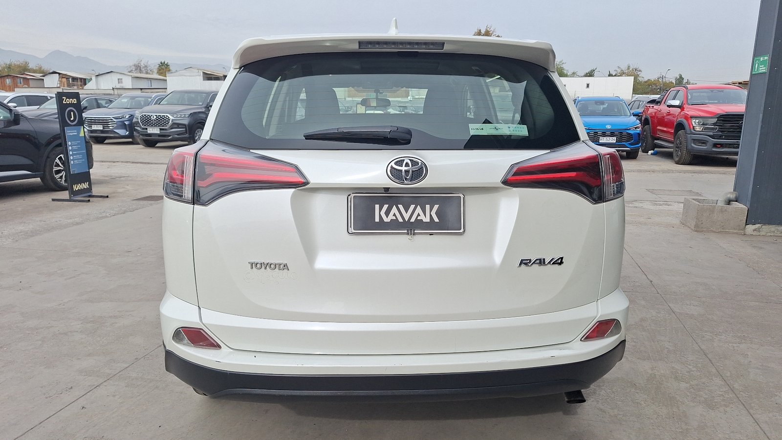Toyota RAV4 2018 - Imagen 3 de 15