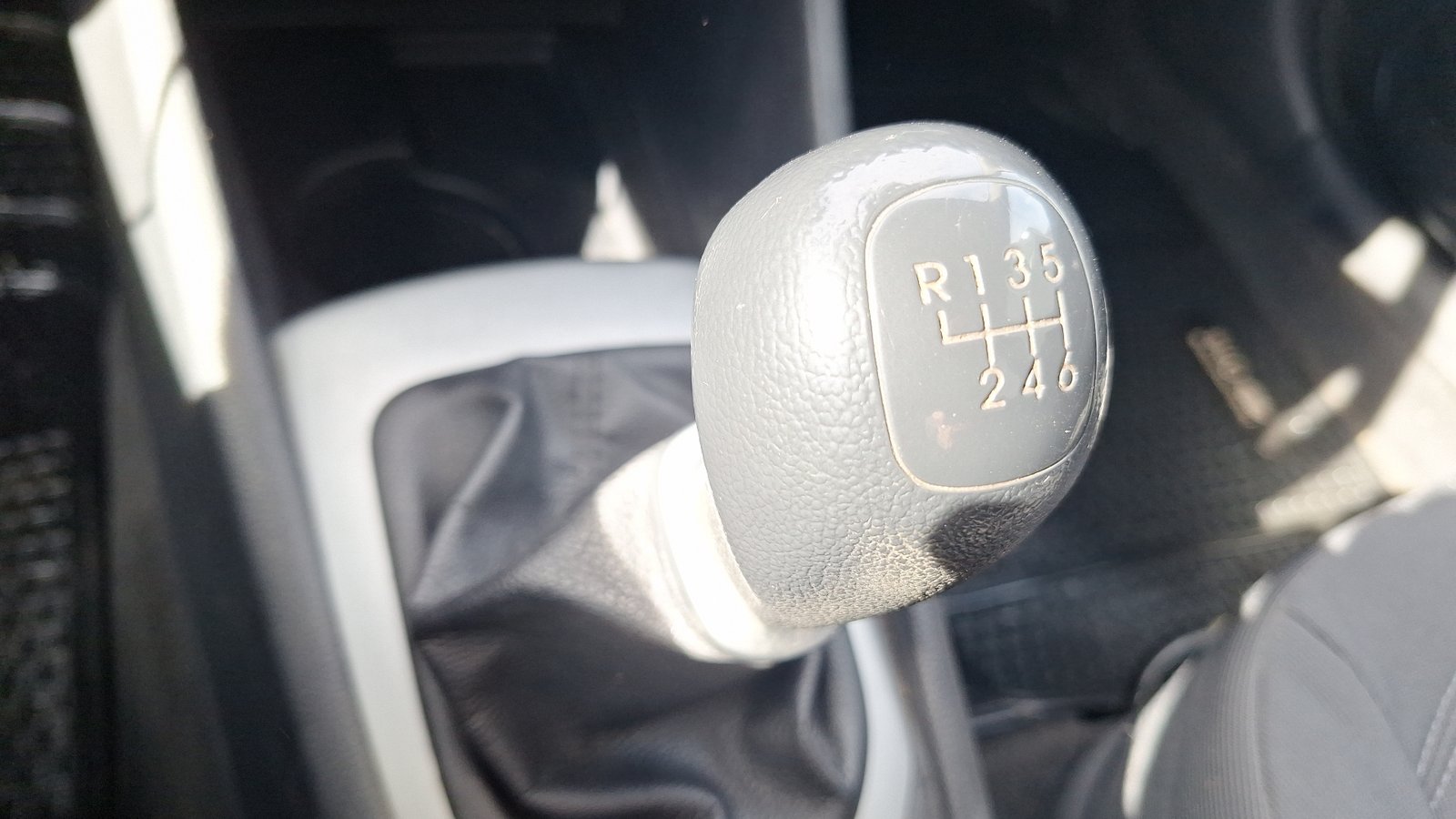 Kia RIO 4 2015 - Imagen 11 de 14