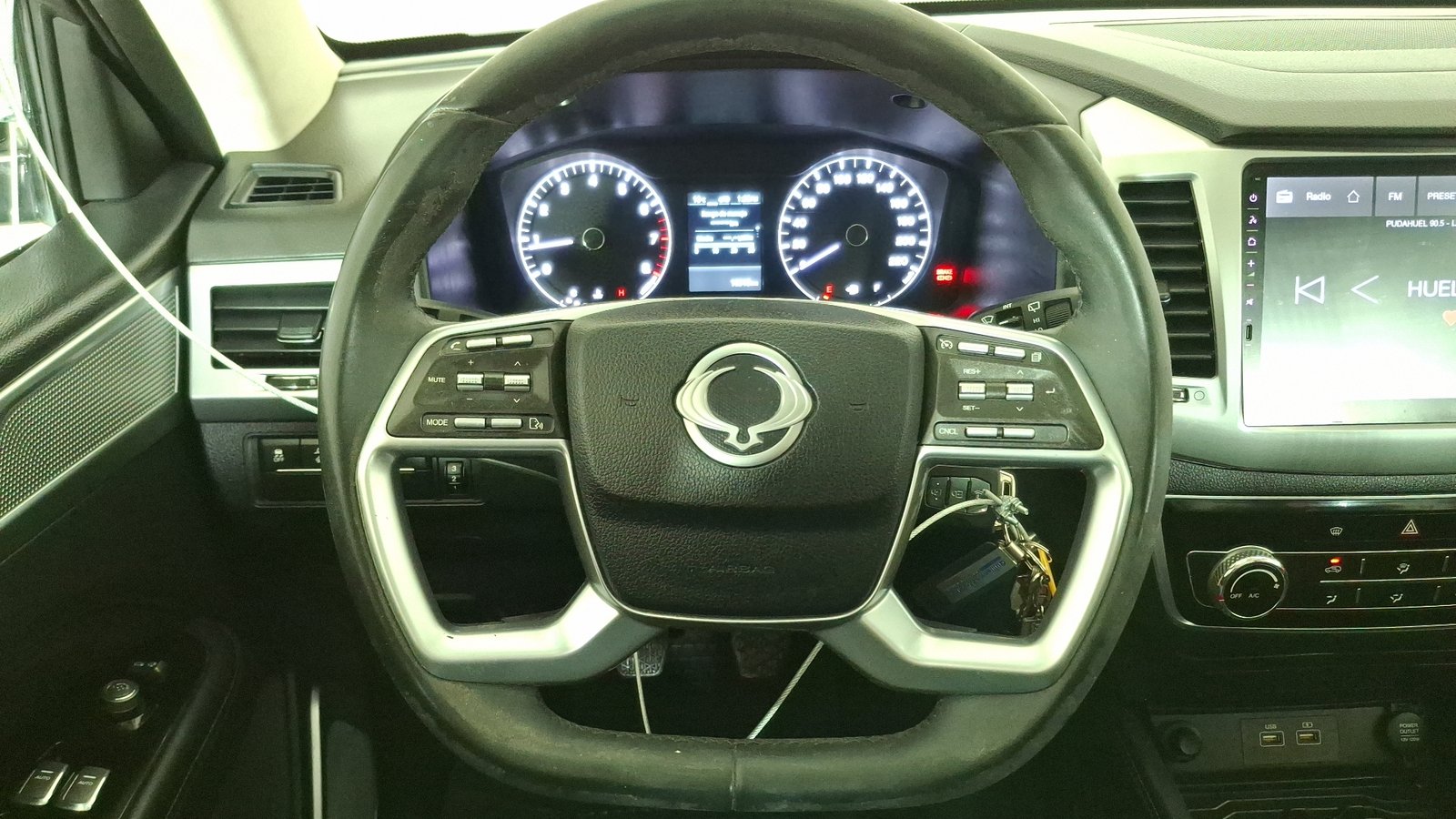 Ssangyong Rexton 2023 - Imagen 8 de 16