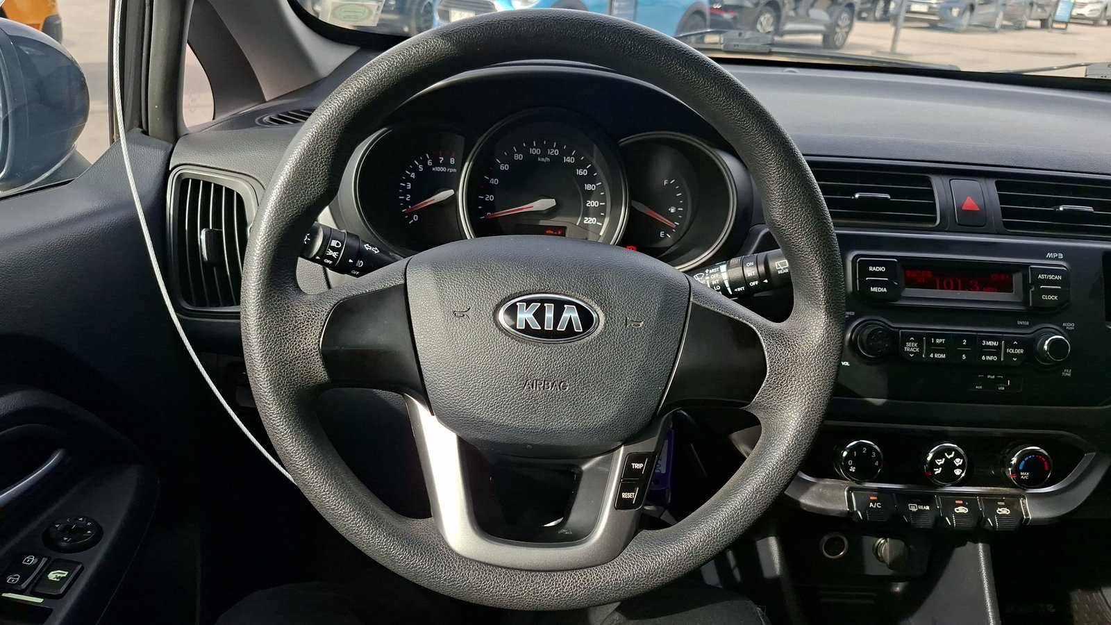 Kia RIO 5 2013 - Imagen 8 de 14