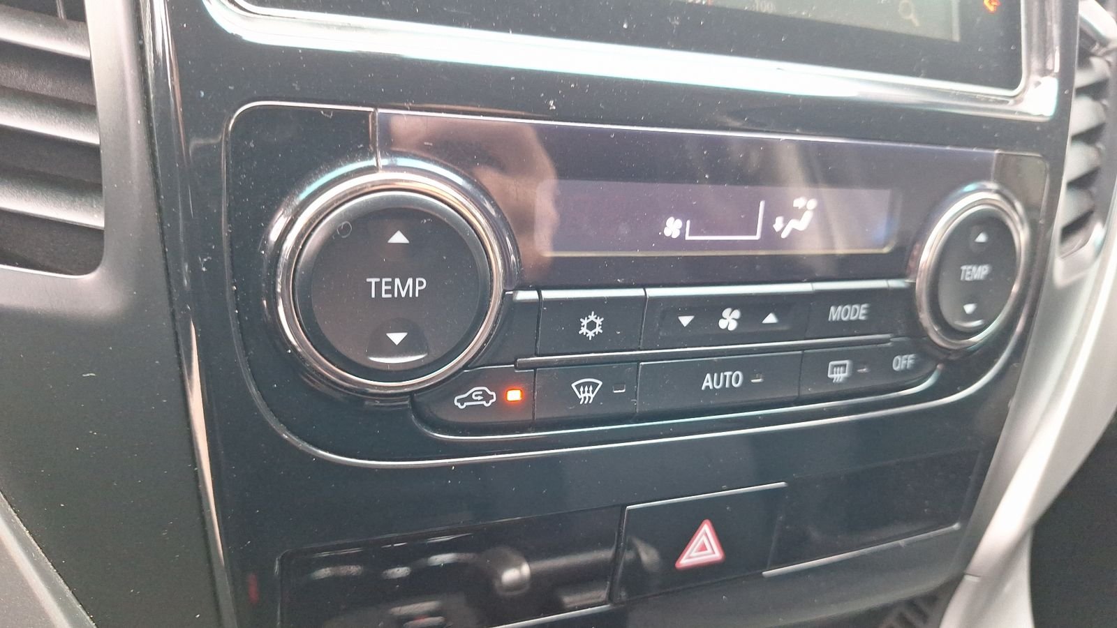 Mitsubishi Montero Sport 2017 - Imagen 15 de 15