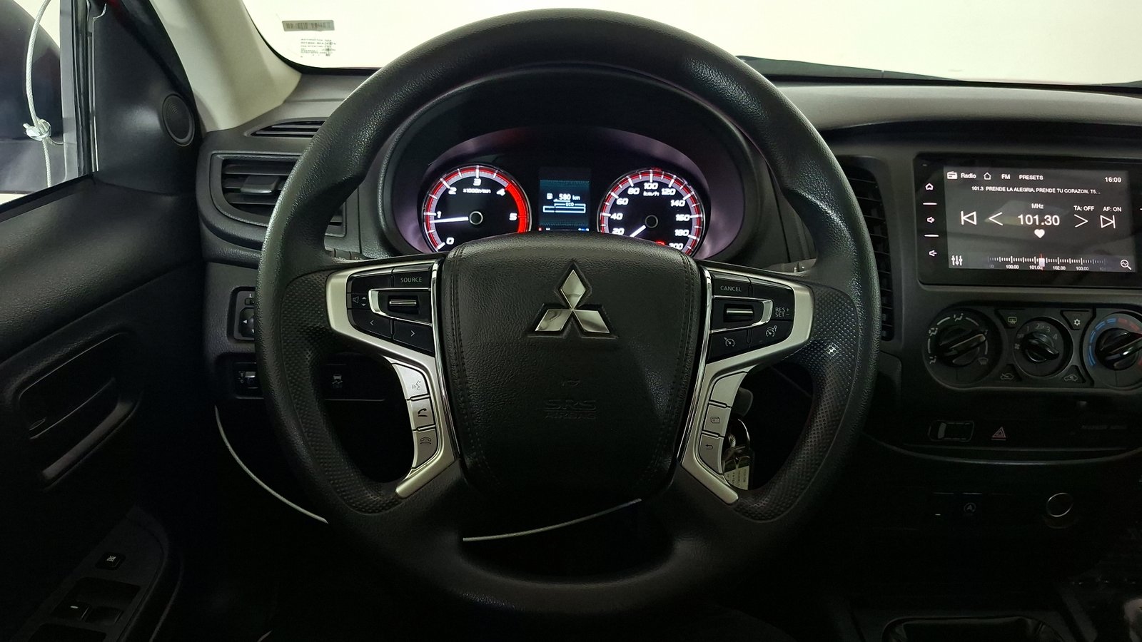 Mitsubishi L200 2024 - Imagen 9 de 16