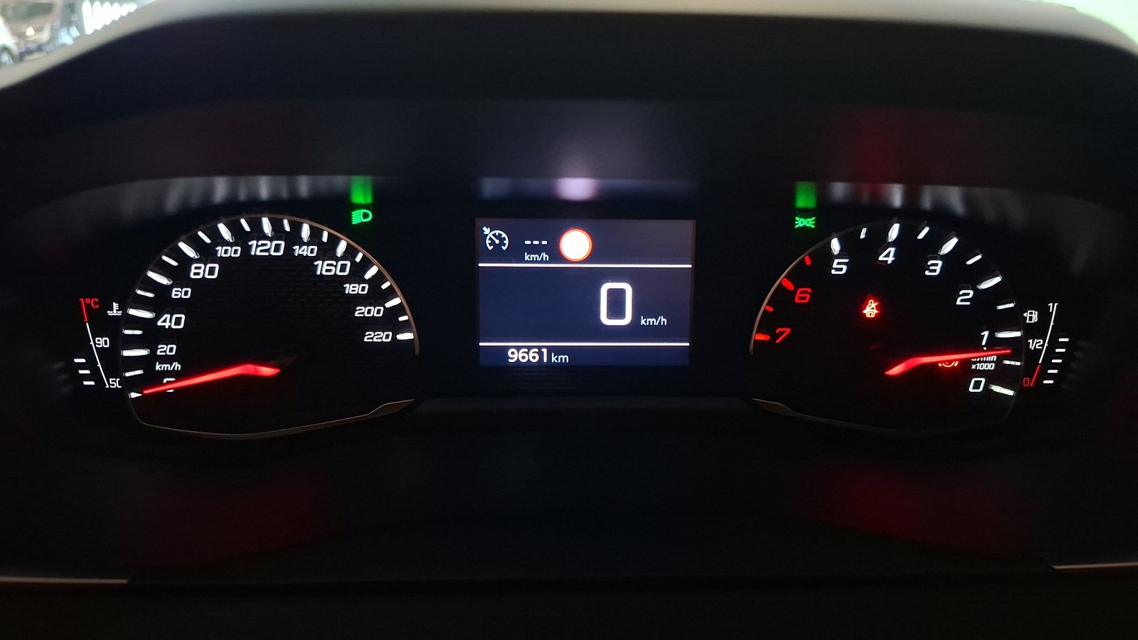 Peugeot 208 2024 - Imagen 10 de 16