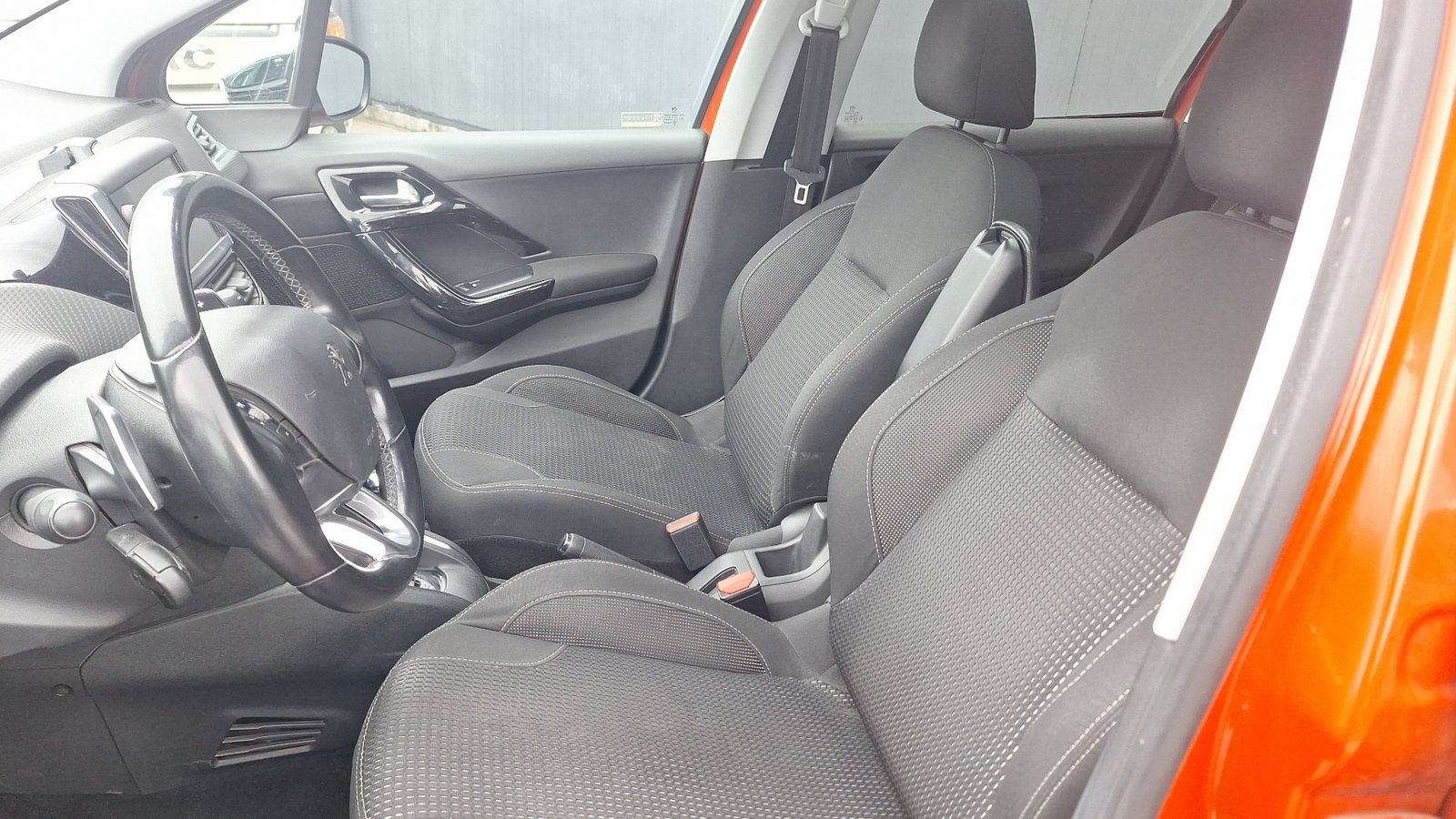 Peugeot 208 2016 - Imagen 15 de 16