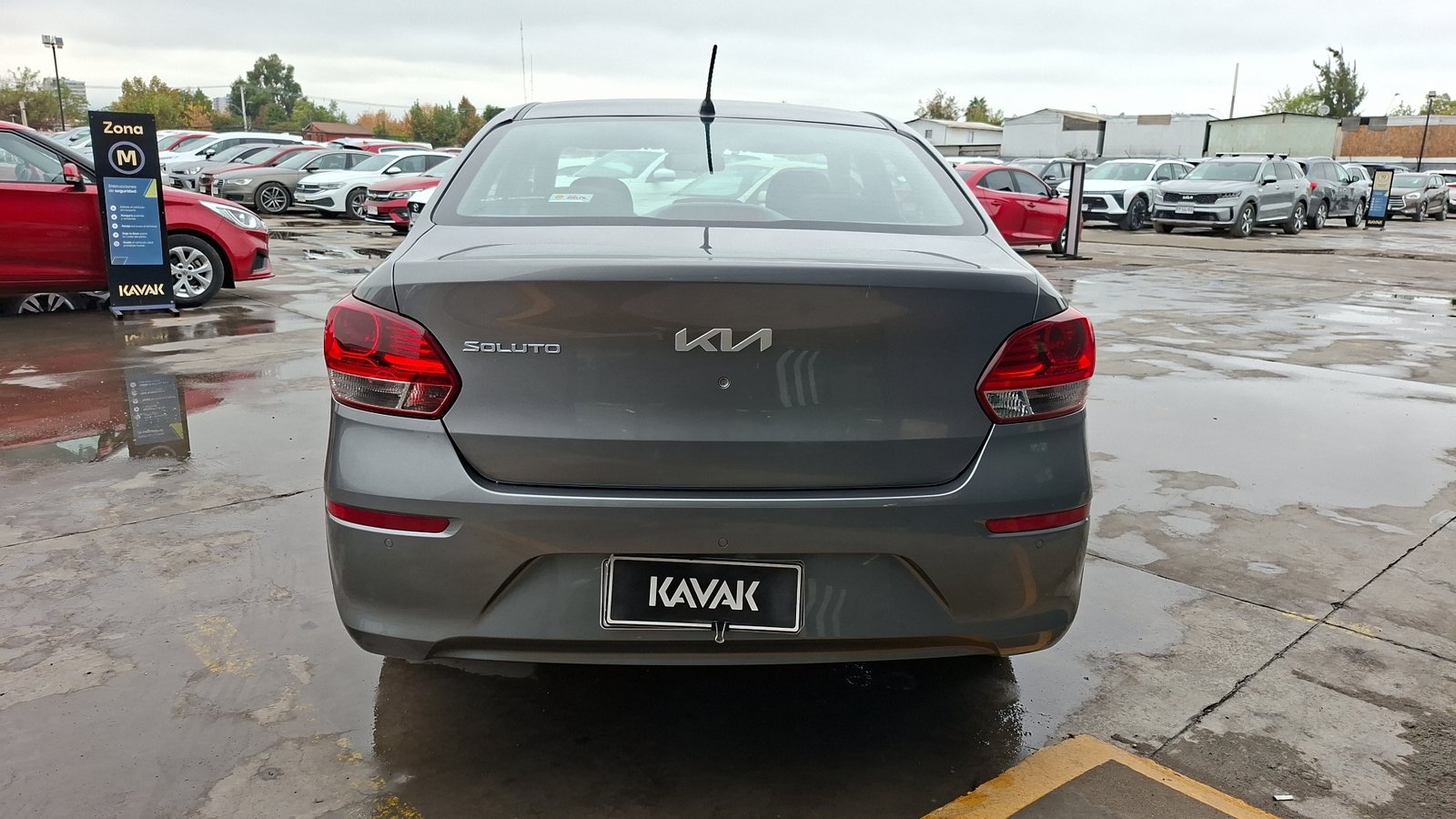 Kia Soluto 2025 - Imagen 3 de 16