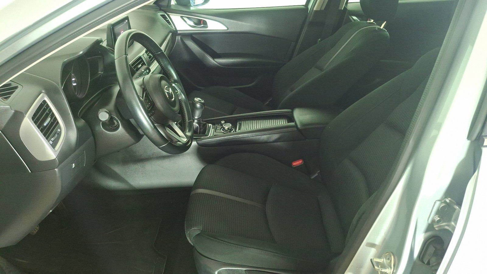 Mazda Mazda 3 2018 - Imagen 12 de 16