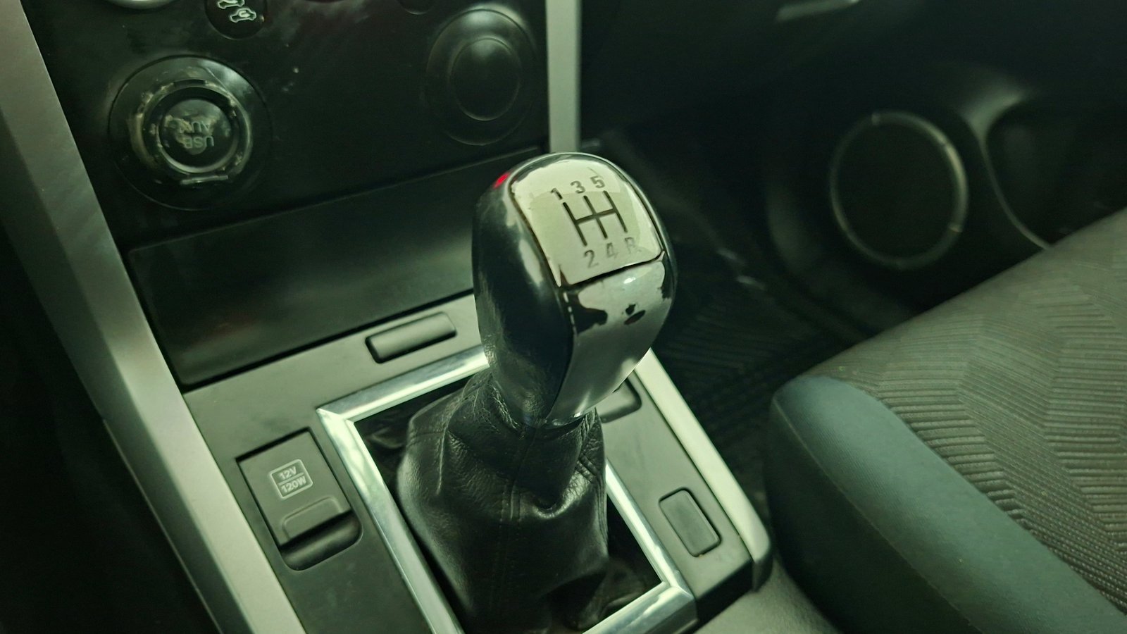 Suzuki GrandNomade 2015 - Imagen 11 de 15