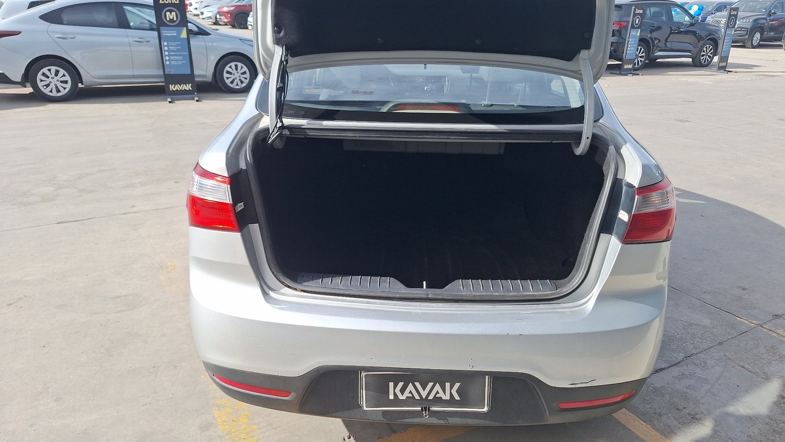 Kia RIO 4 2015 - Imagen 4 de 14