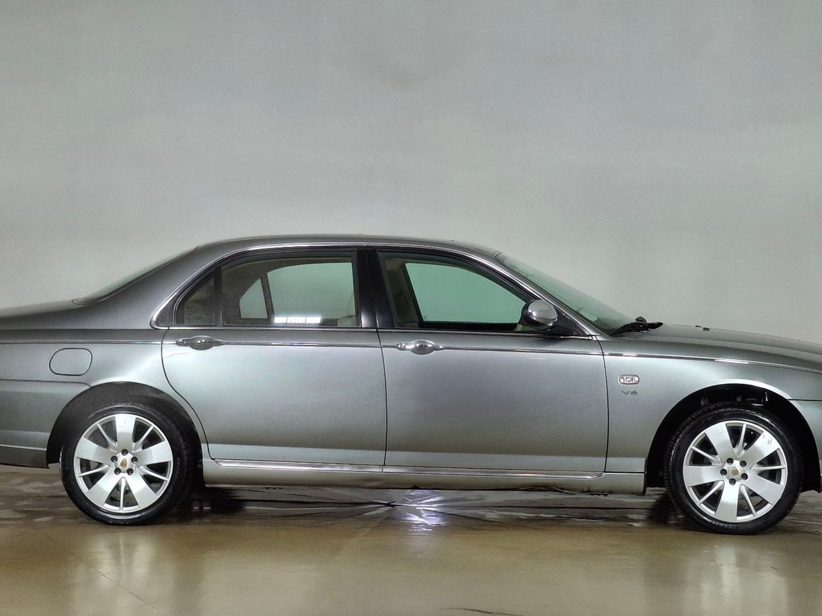 MG 750 2010 - Foto 4 de 16