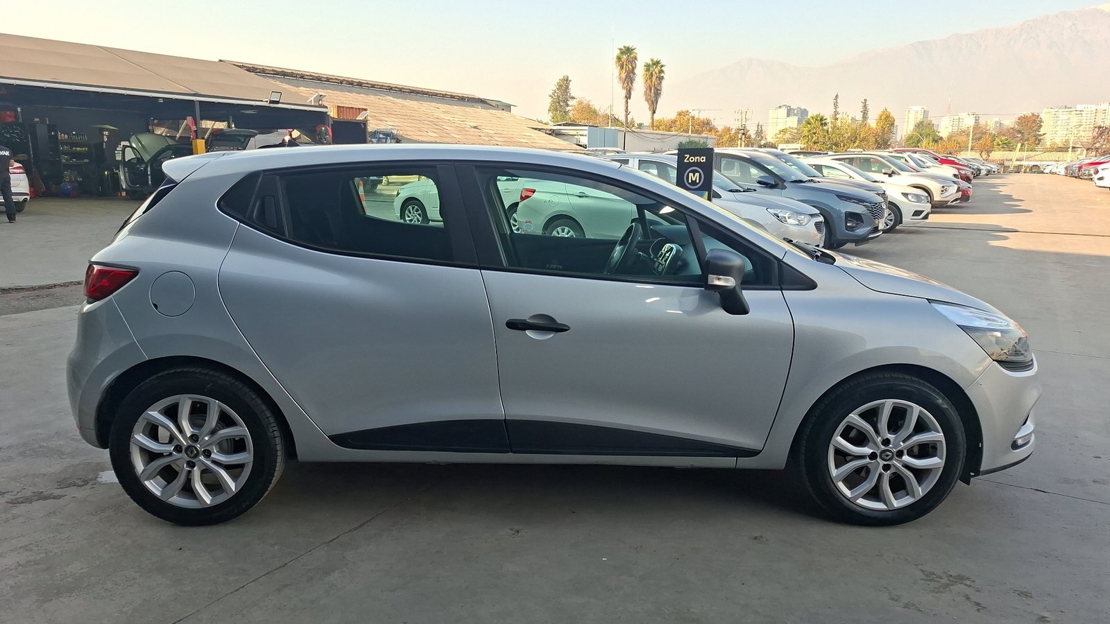 Renault Clio 2021 - Foto 5 de 14