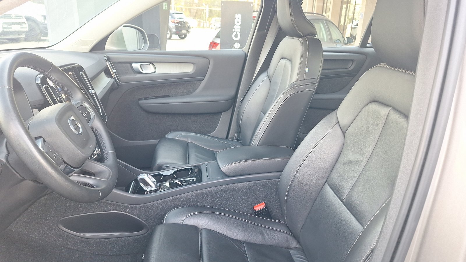 Volvo XC40 2022 - Imagen 15 de 16