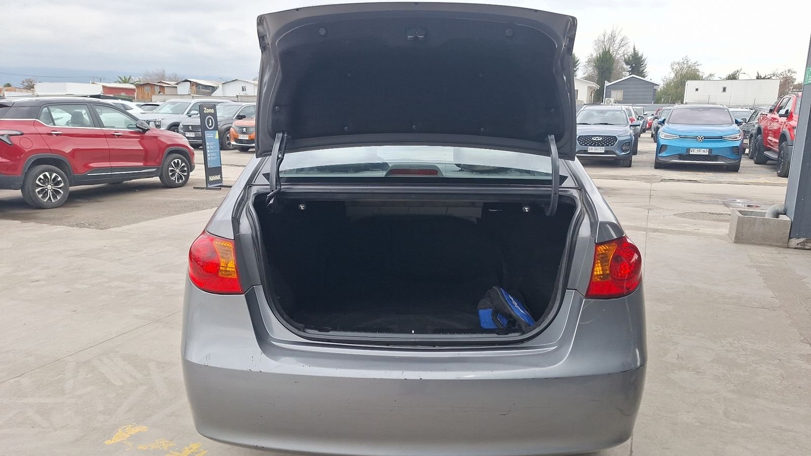 Hyundai Elantra 2011 - Imagen 4 de 14