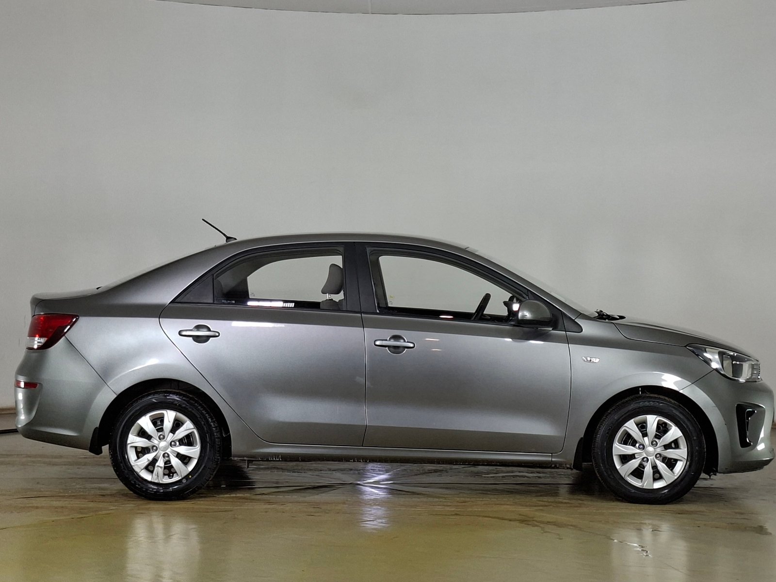 Kia Soluto 2022 - Foto 4 de 17