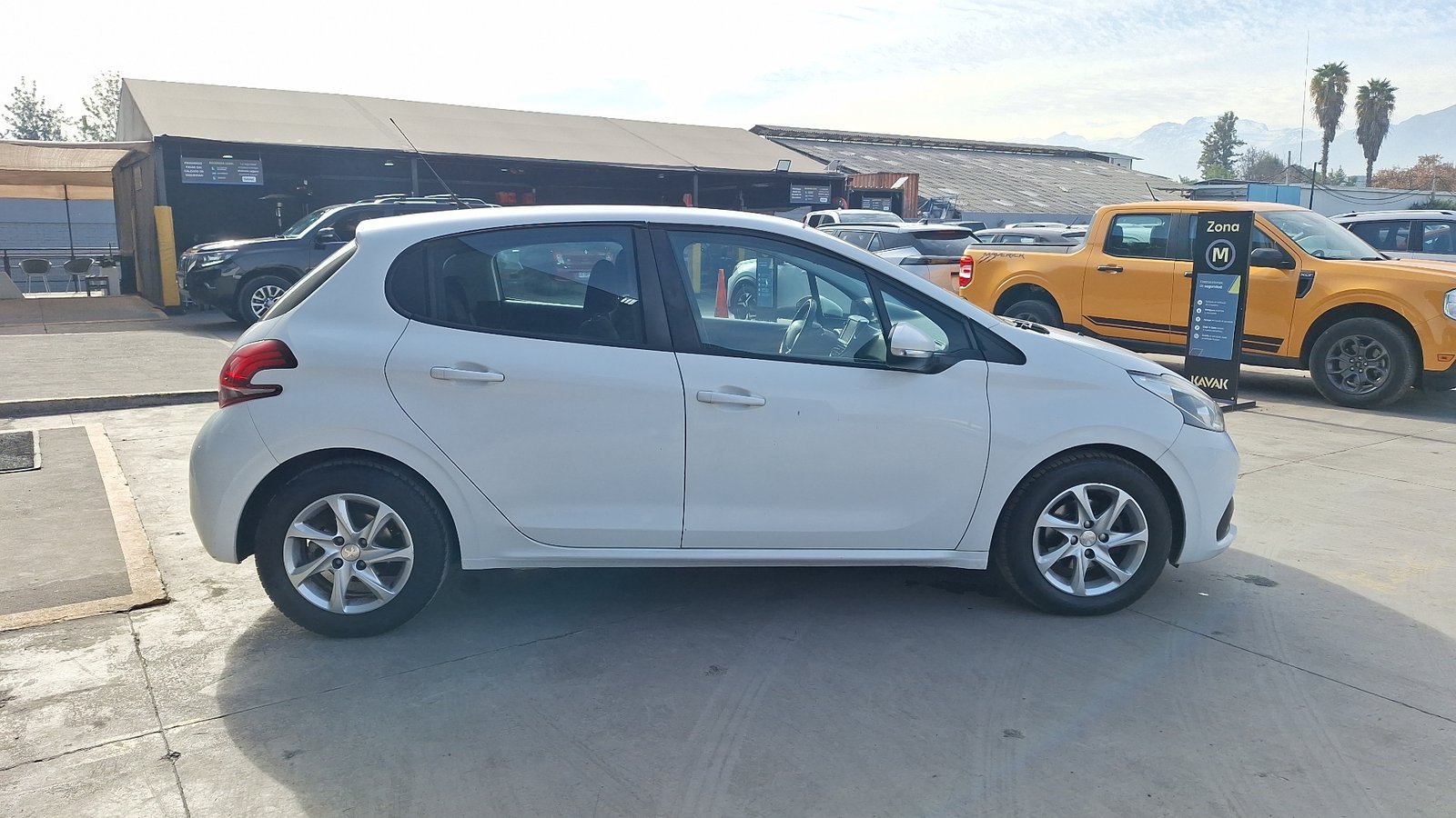 Peugeot 208 2017 - Foto 5 de 14