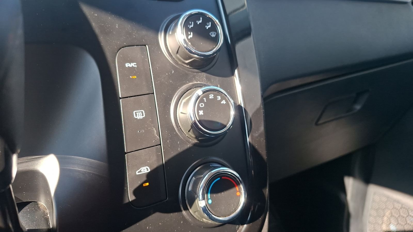 Mahindra Kuv 100 2022 - Imagen 14 de 14