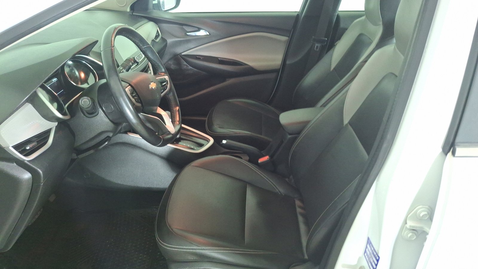 Chevrolet Onix 2020 - Imagen 13 de 16