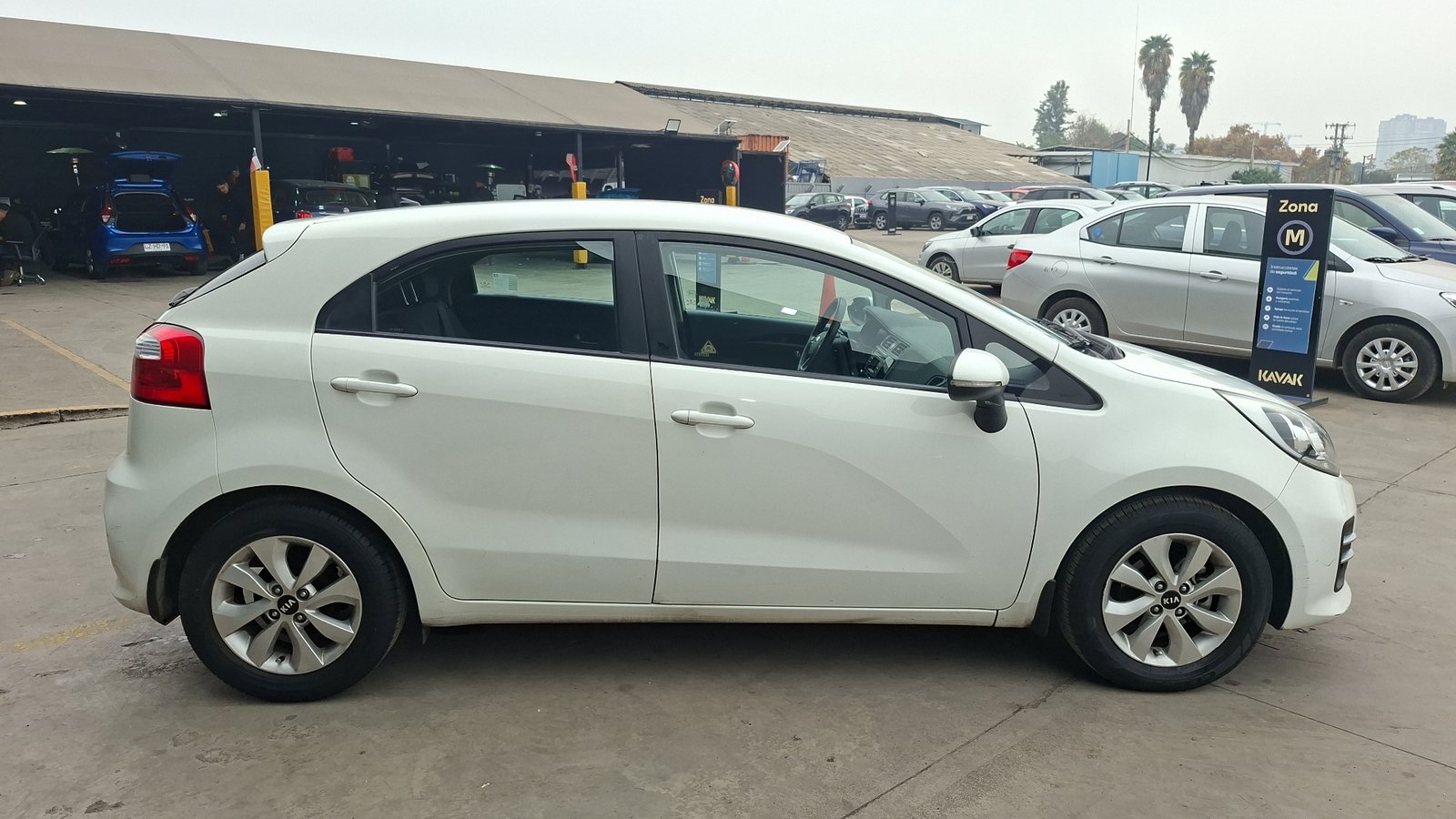 Kia RIO 5 2017 - Imagen 5 de 14
