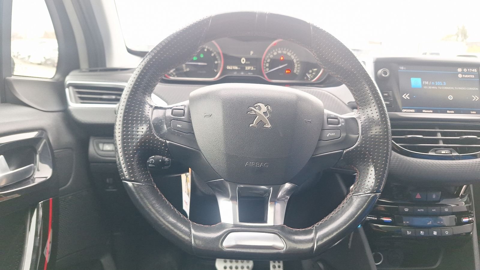 Peugeot 2008 2019 - Imagen 8 de 16