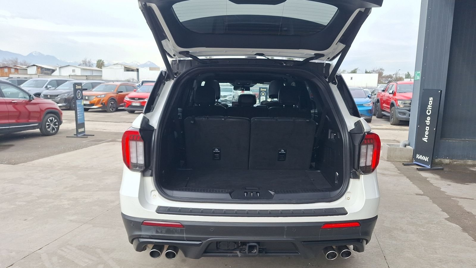 Ford Explorer 2025 - Imagen 4 de 17