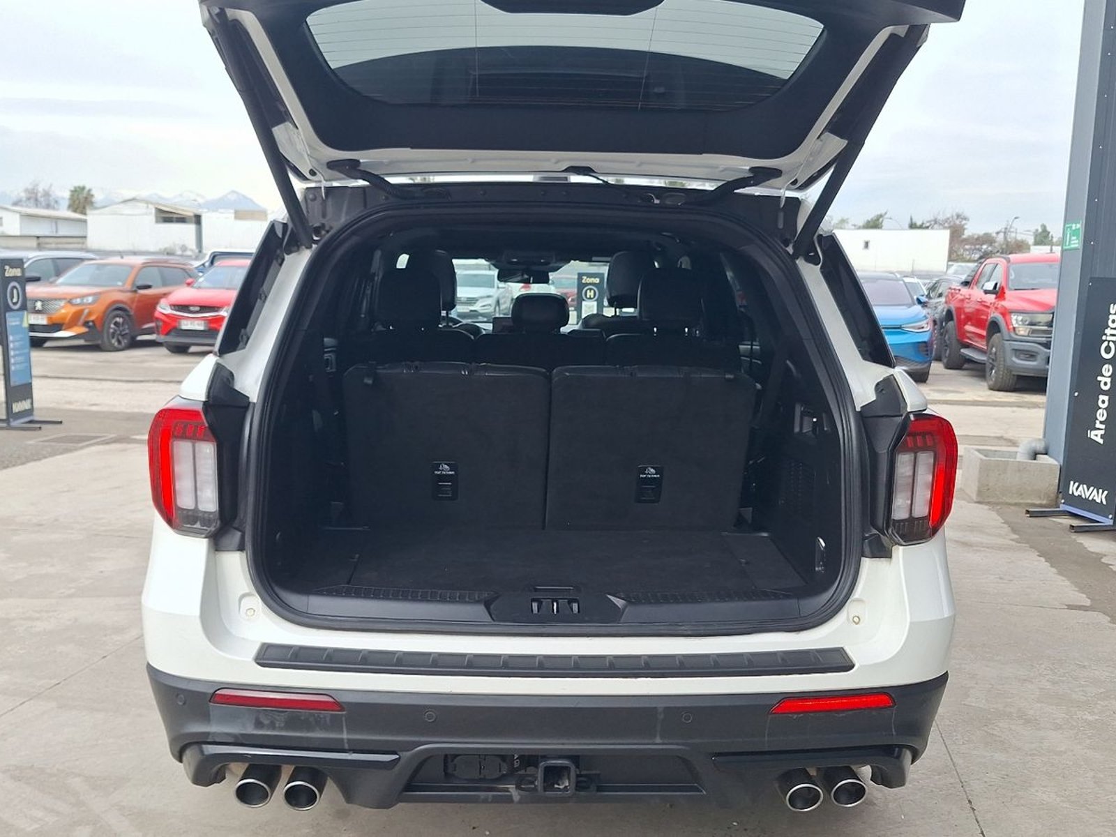 Ford Explorer 2025 - Foto 4 de 17