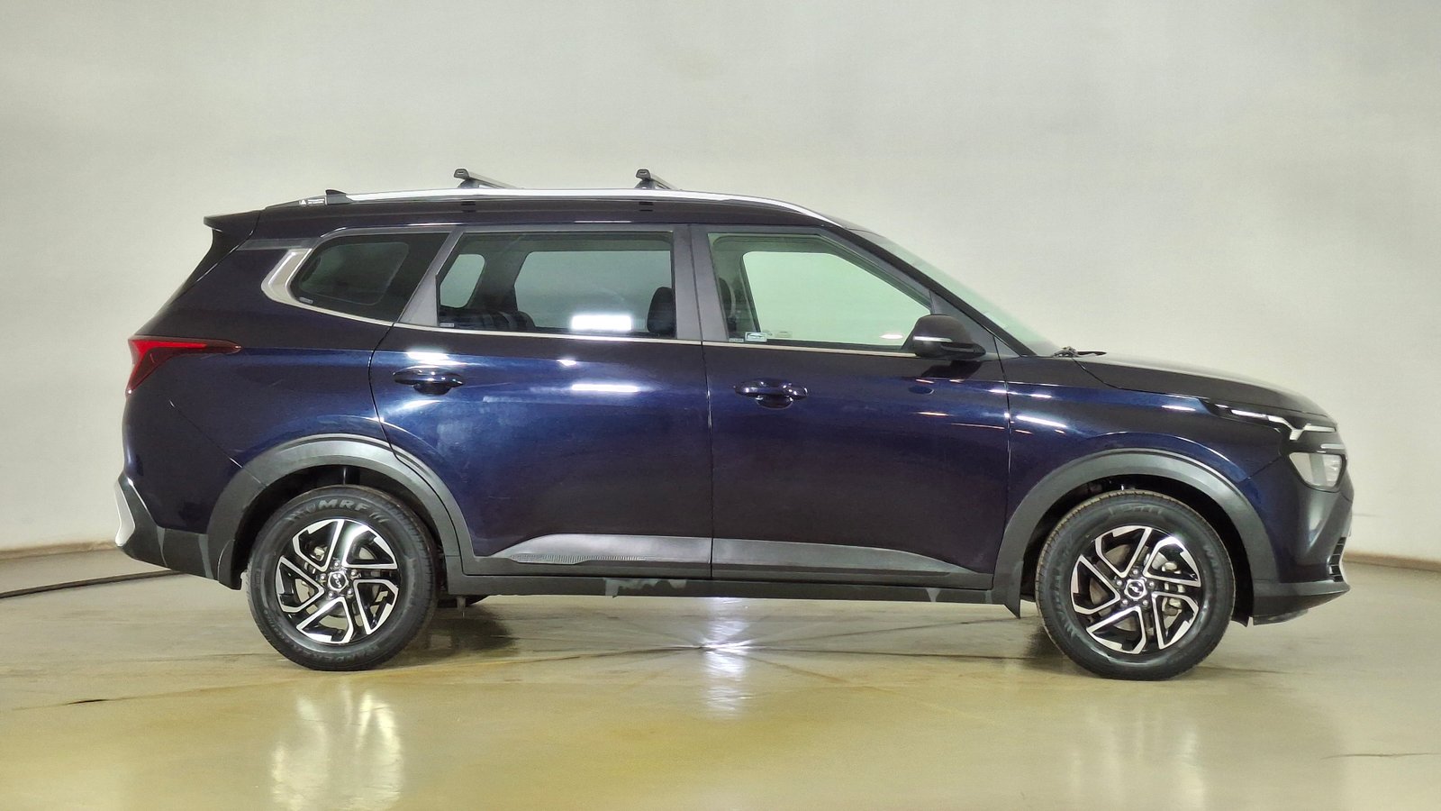 Kia Carens 2023 - Foto 4 de 17