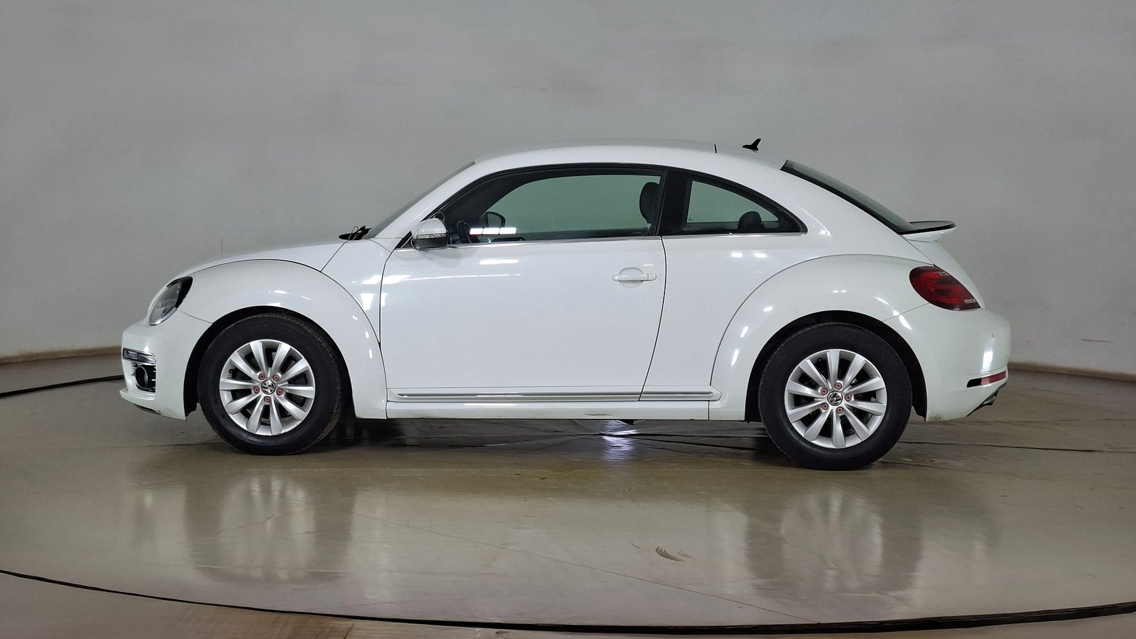 Volkswagen Beetle 2017 - Imagen 7 de 17