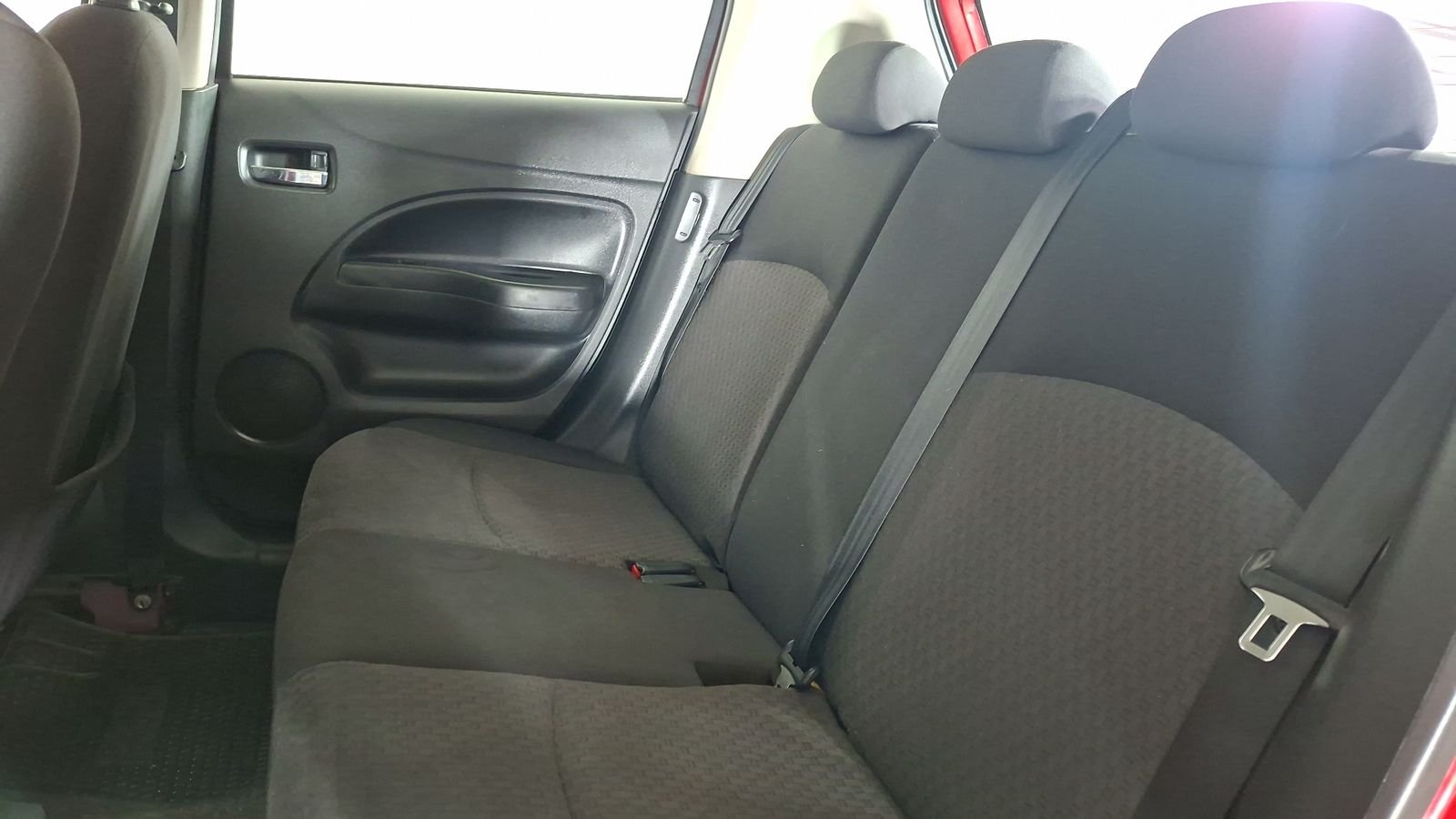 Mitsubishi Mirage 2018 - Imagen 14 de 16