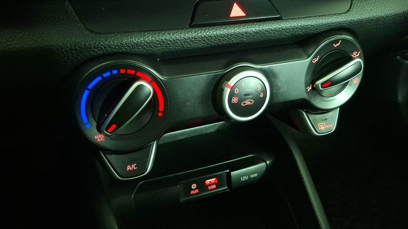 Kia RIO 4 2018 - Imagen 15 de 16