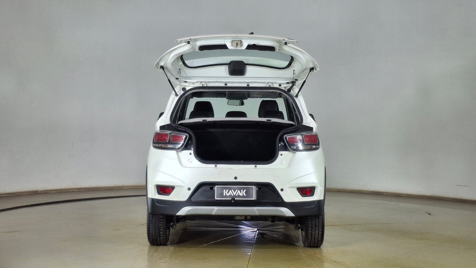 Mahindra Kuv 100 2021 - Imagen 6 de 15