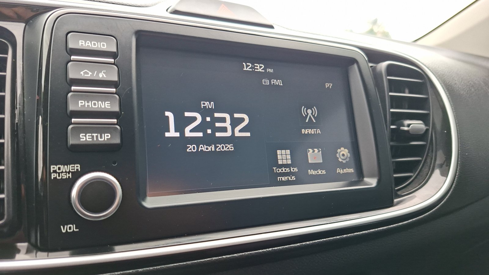 Kia Soluto 2025 - Imagen 10 de 16