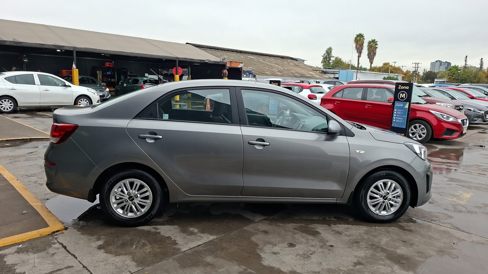 Kia Soluto 2025 - Imagen 5 de 16