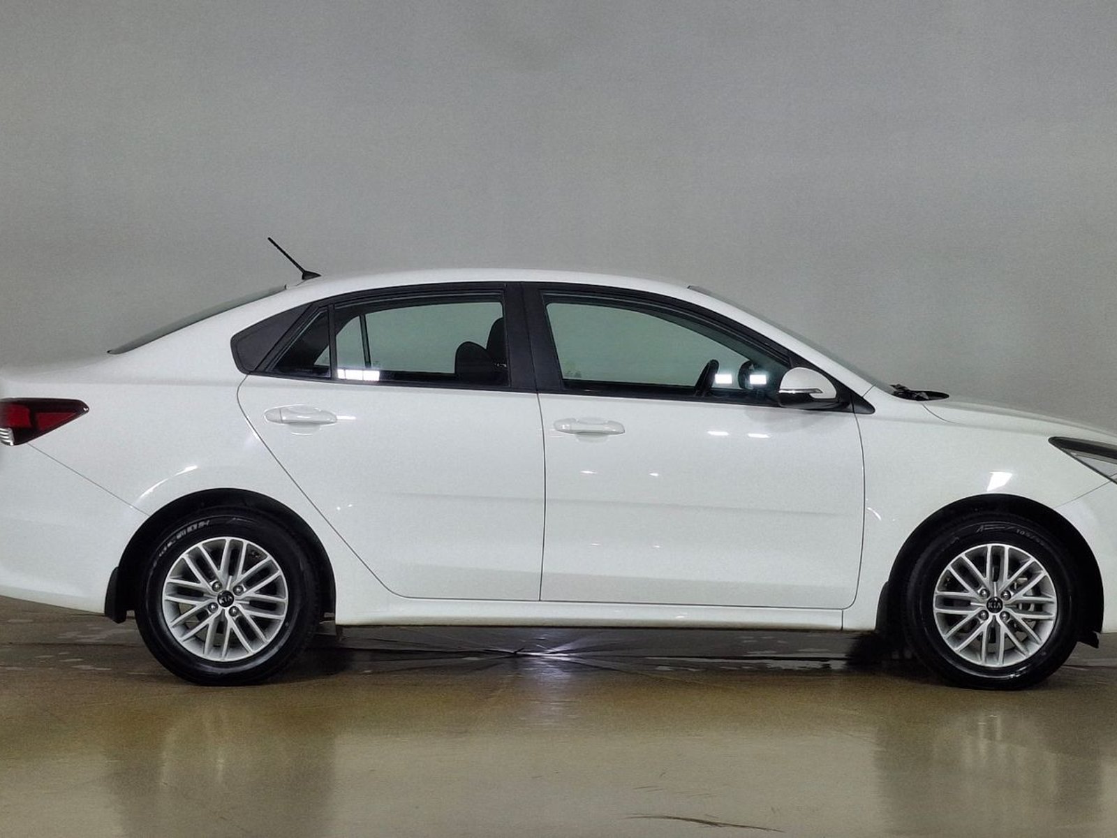 Kia RIO 4 2018 - Foto 4 de 16