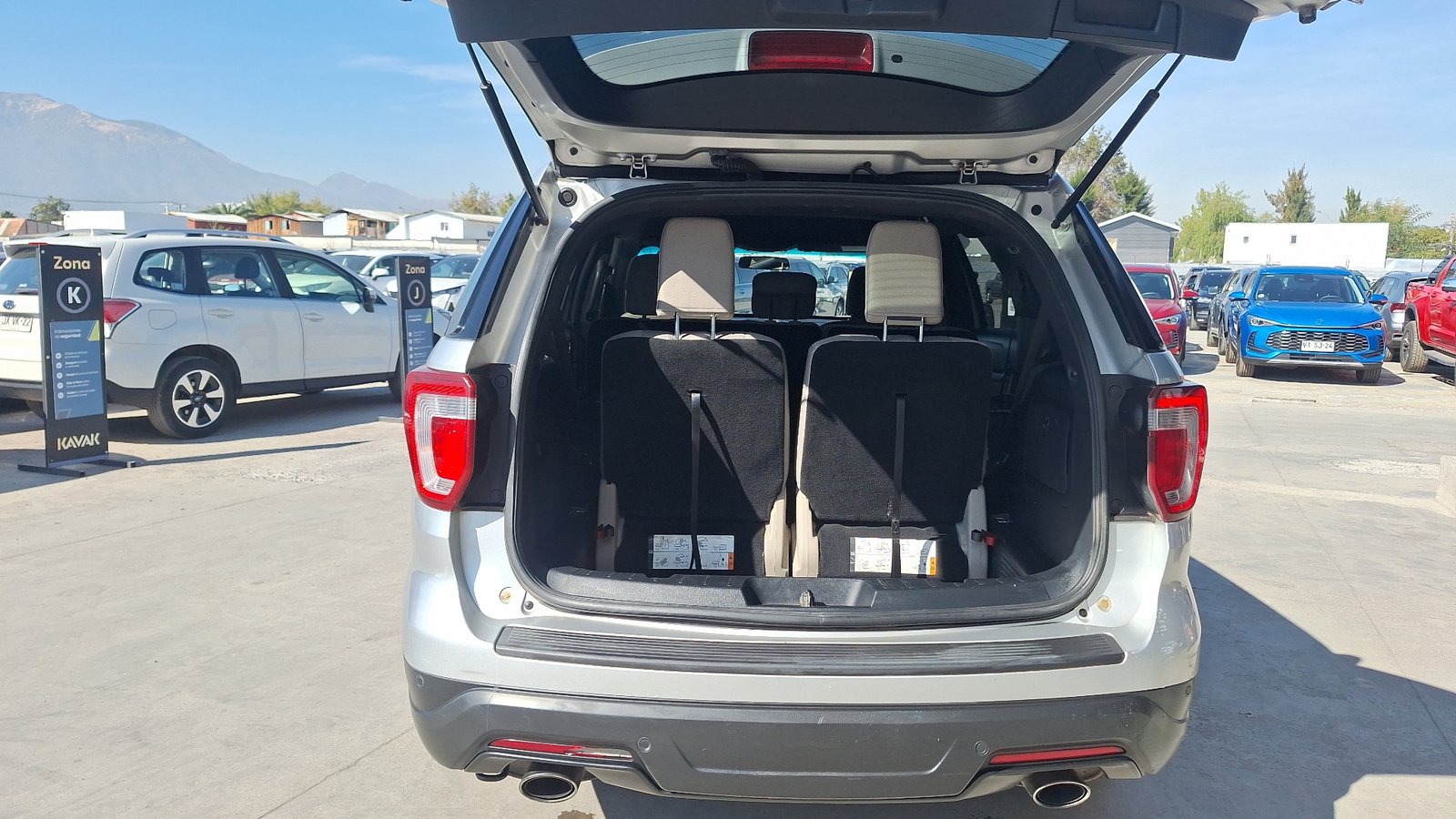 Ford Explorer 2019 - Foto 4 de 16