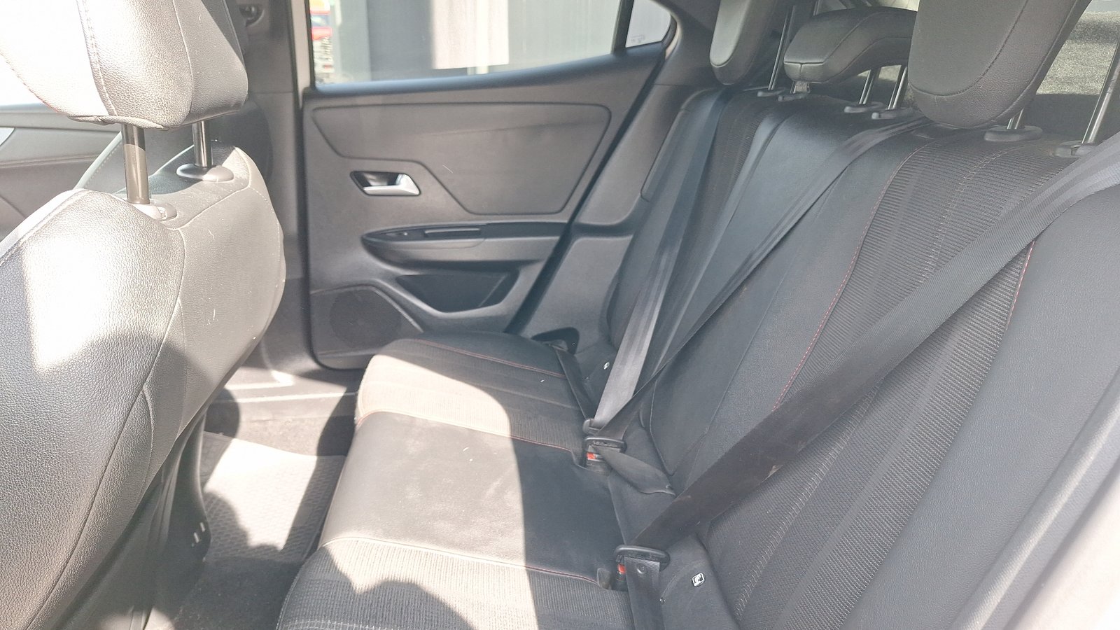 Opel Mokka 2022 - Imagen 13 de 15