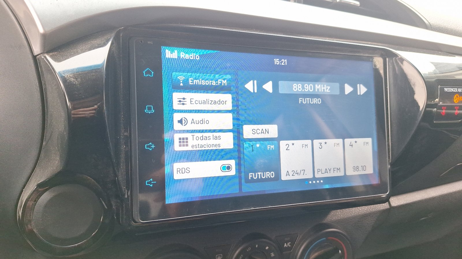 Toyota Hilux 2022 - Imagen 9 de 14