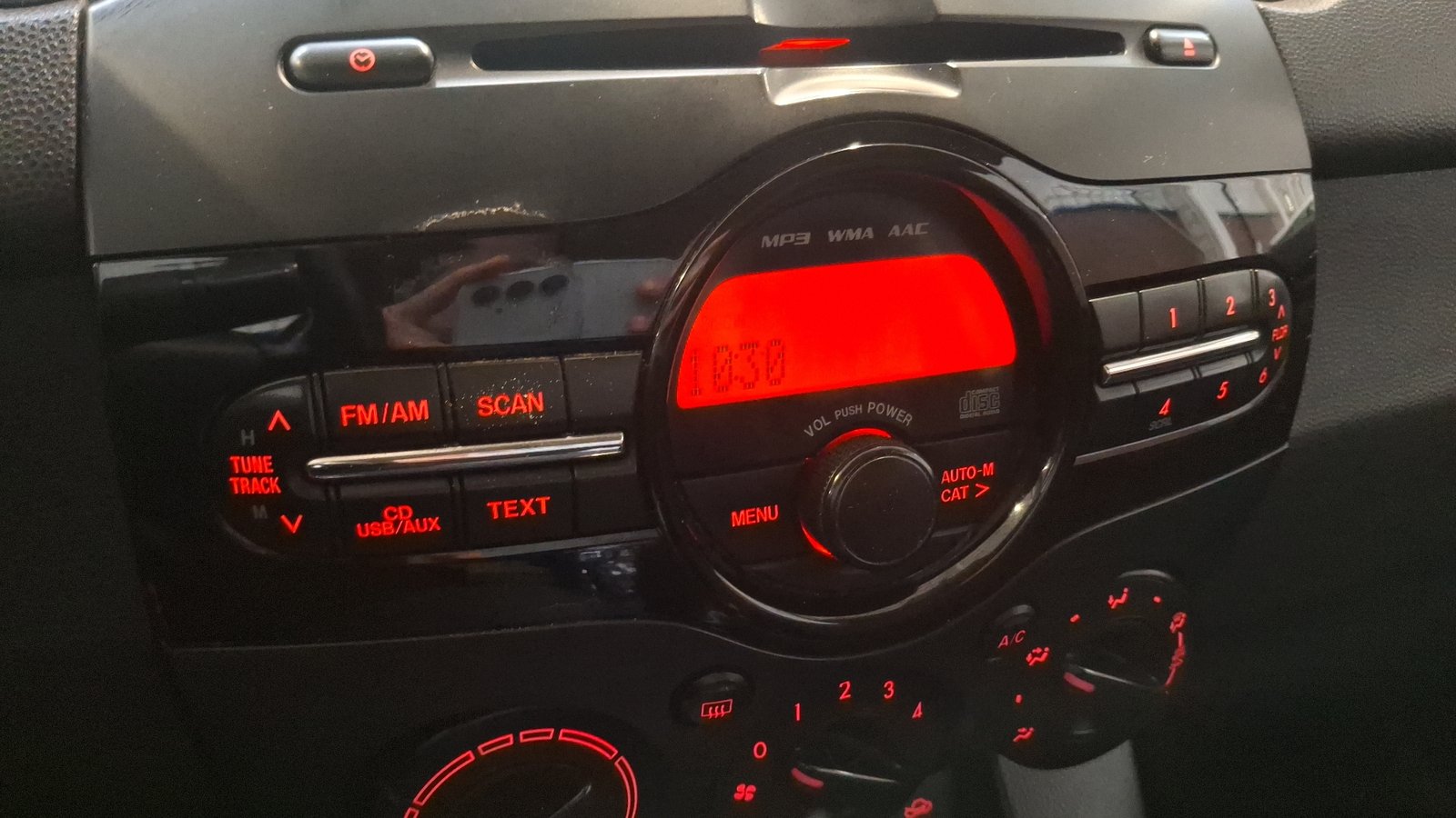 Mazda Mazda 2 2015 - Imagen 10 de 15