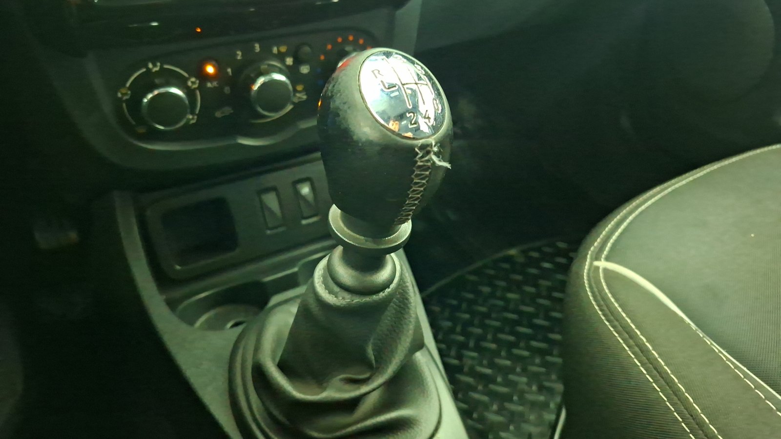 Renault Oroch 2018 - Imagen 12 de 15