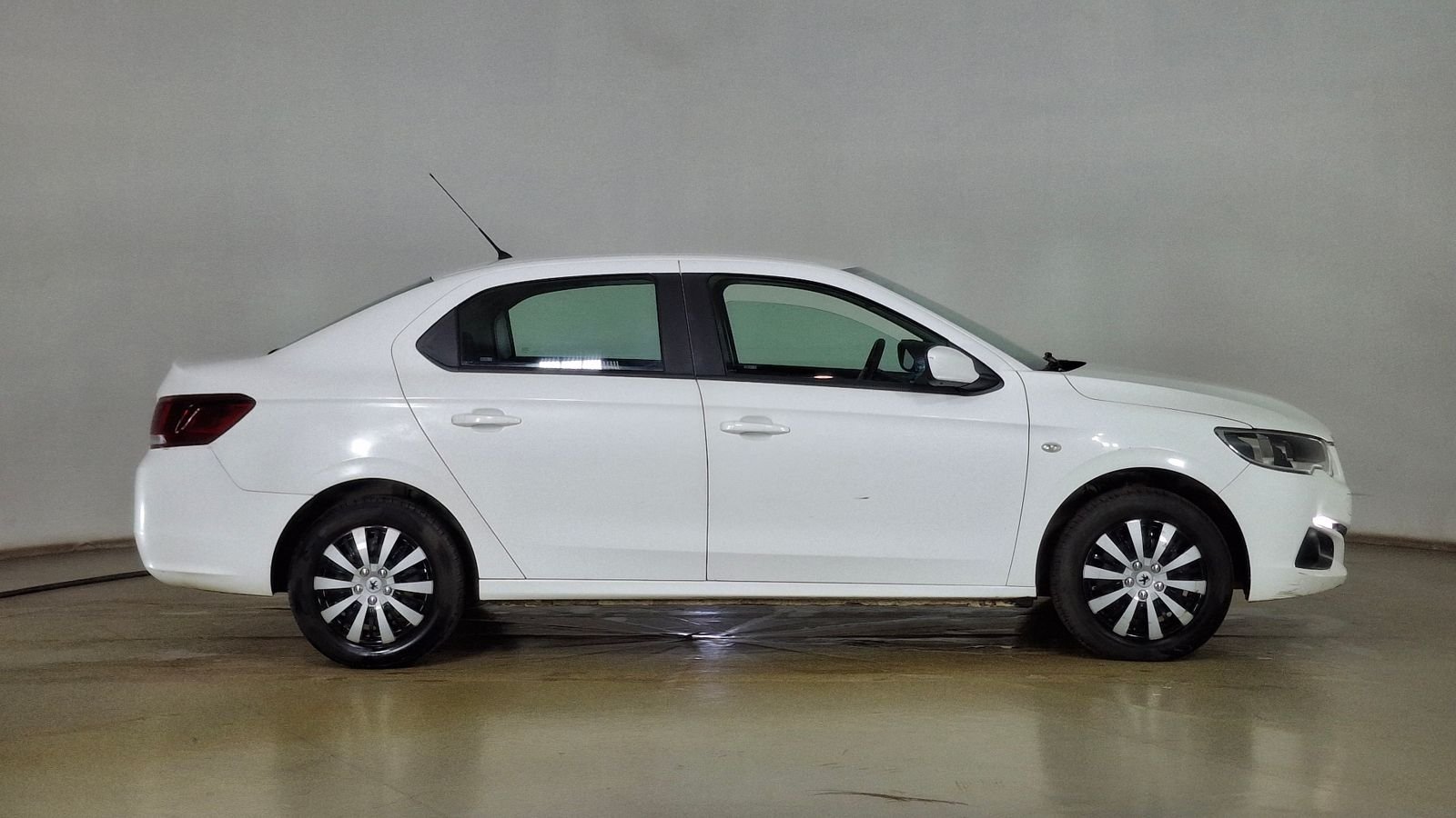 Peugeot 301 2018 - Imagen 4 de 15