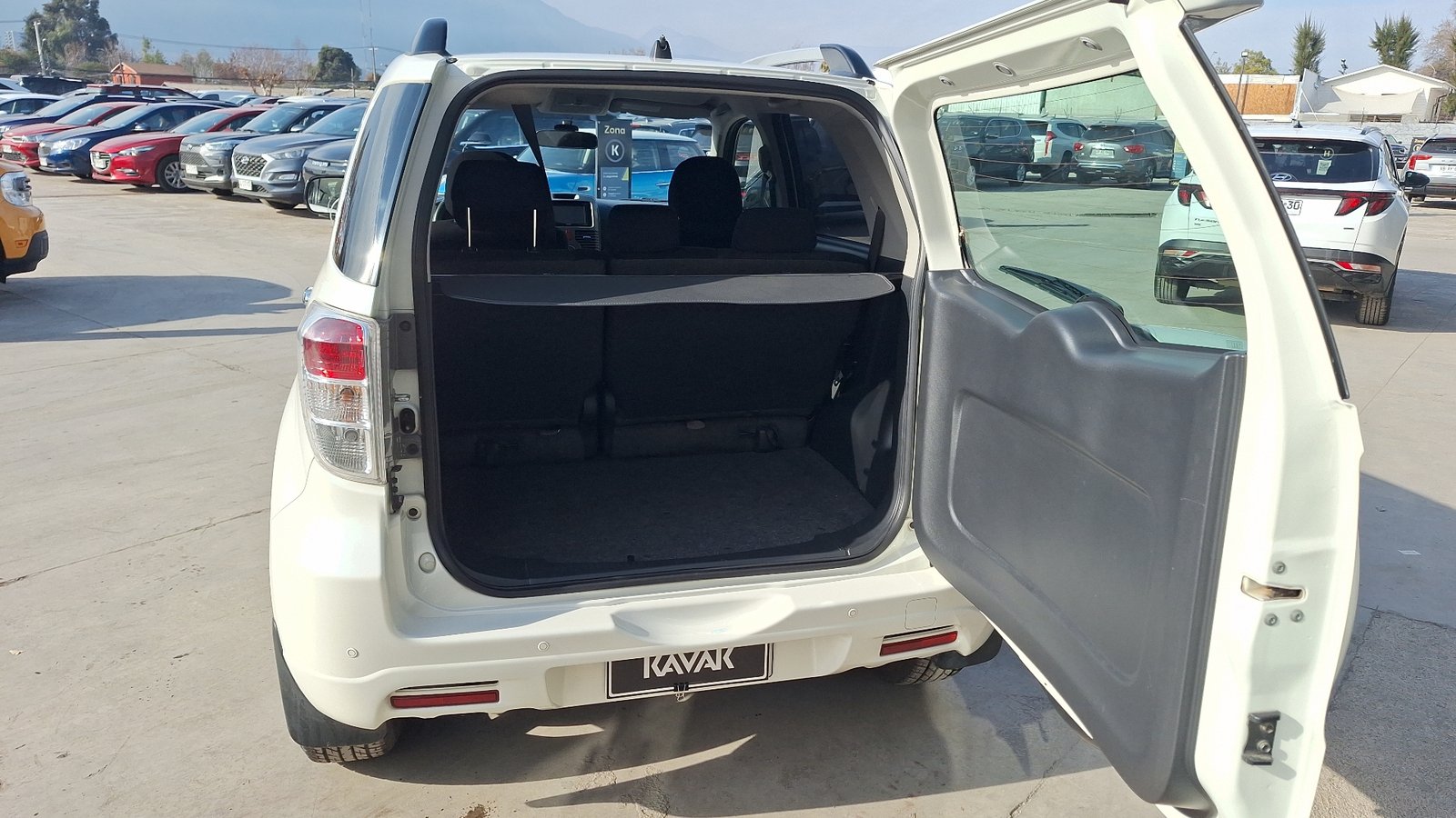 Daihatsu Terios 2015 - Foto 4 de 14
