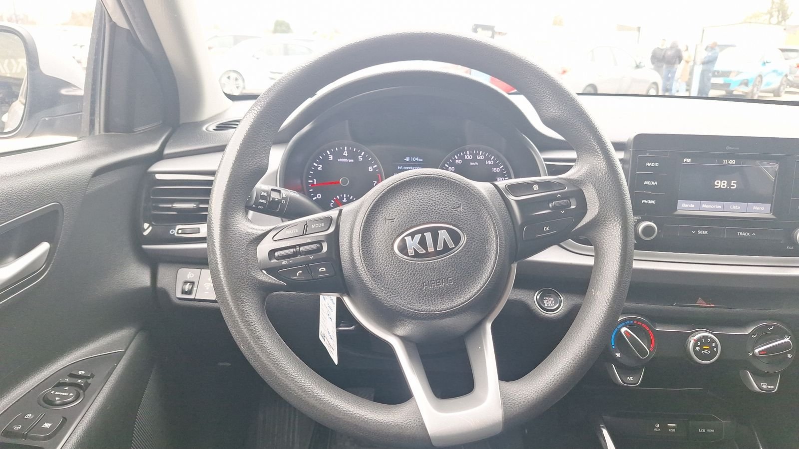Kia RIO 5 2018 - Imagen 8 de 15