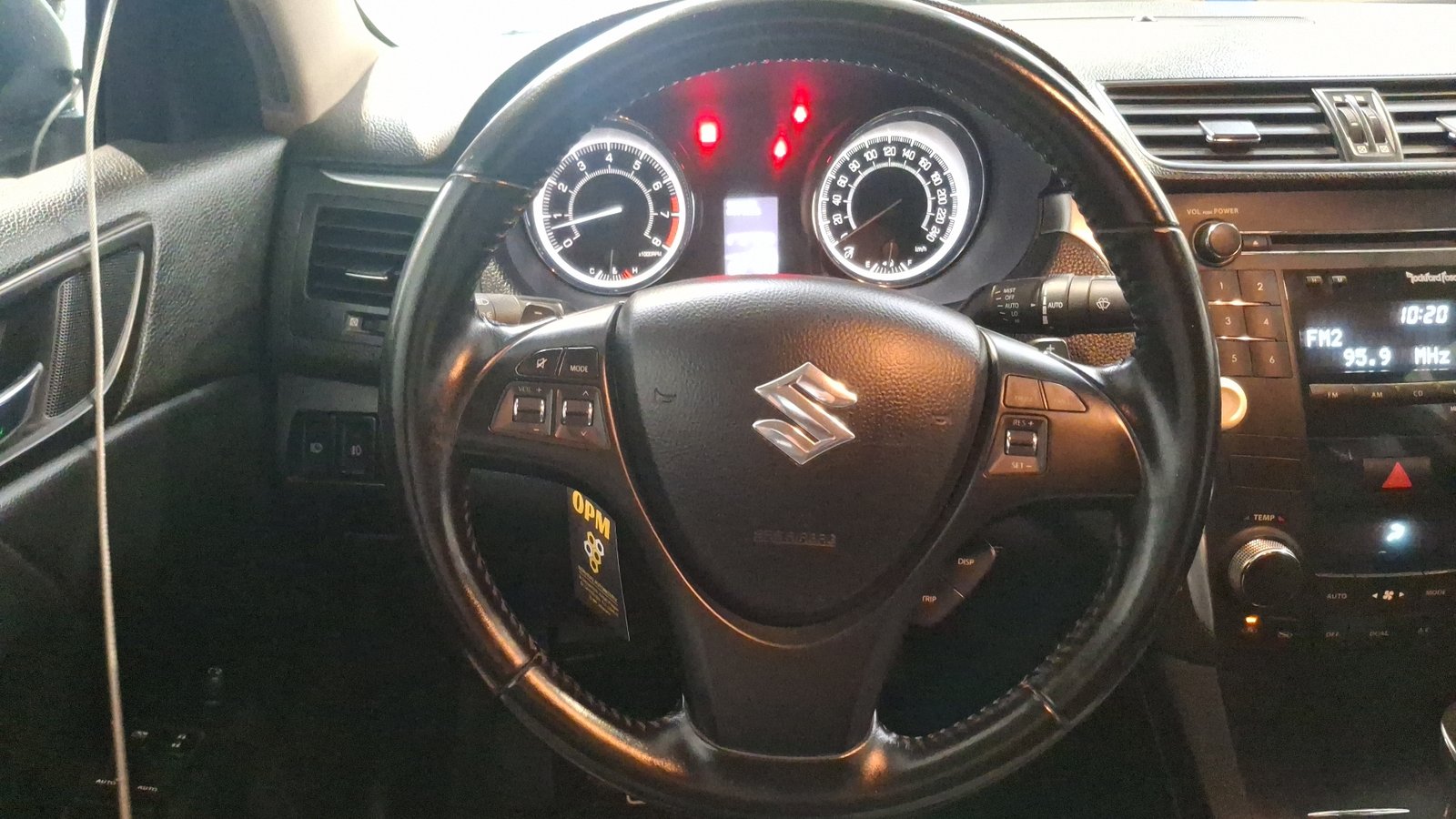 Suzuki Kizashi 2014 - Imagen 8 de 15