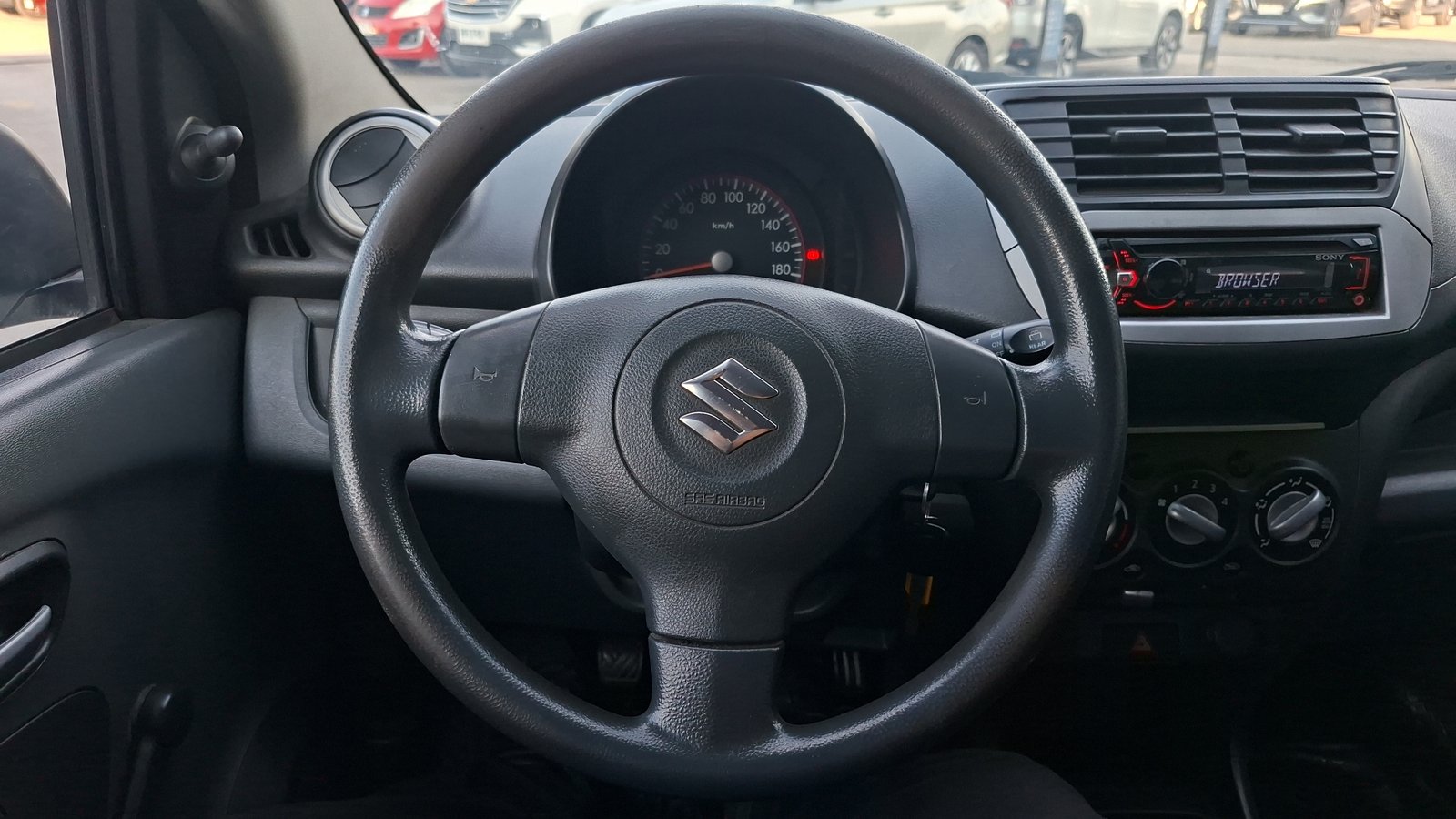 Suzuki Celerio 2015 - Imagen 8 de 14