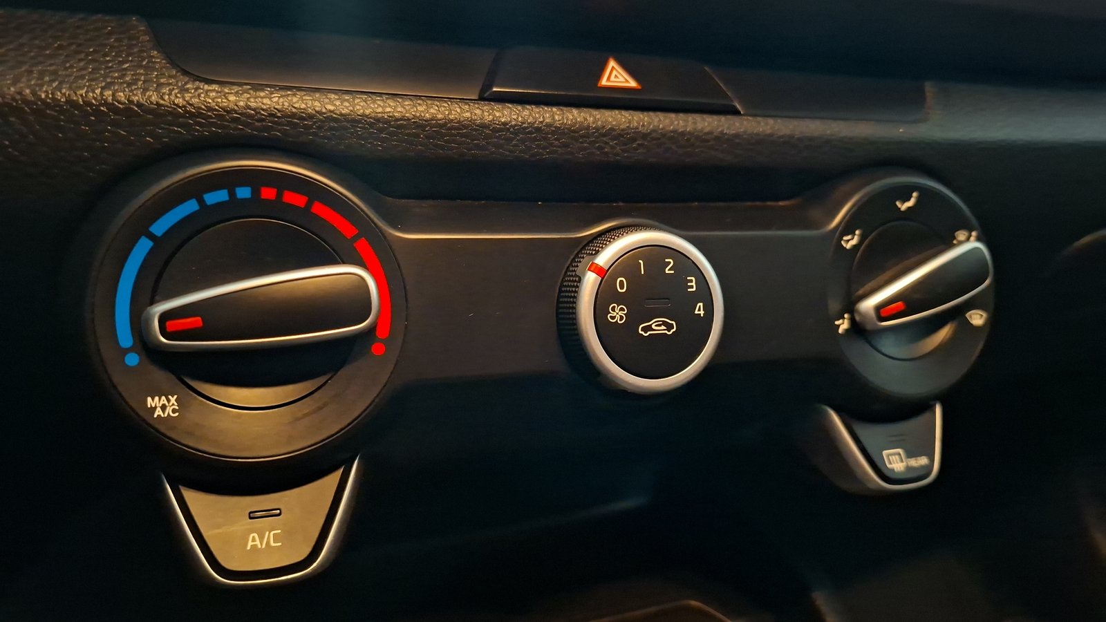 Kia RIO 4 2019 - Imagen 16 de 17