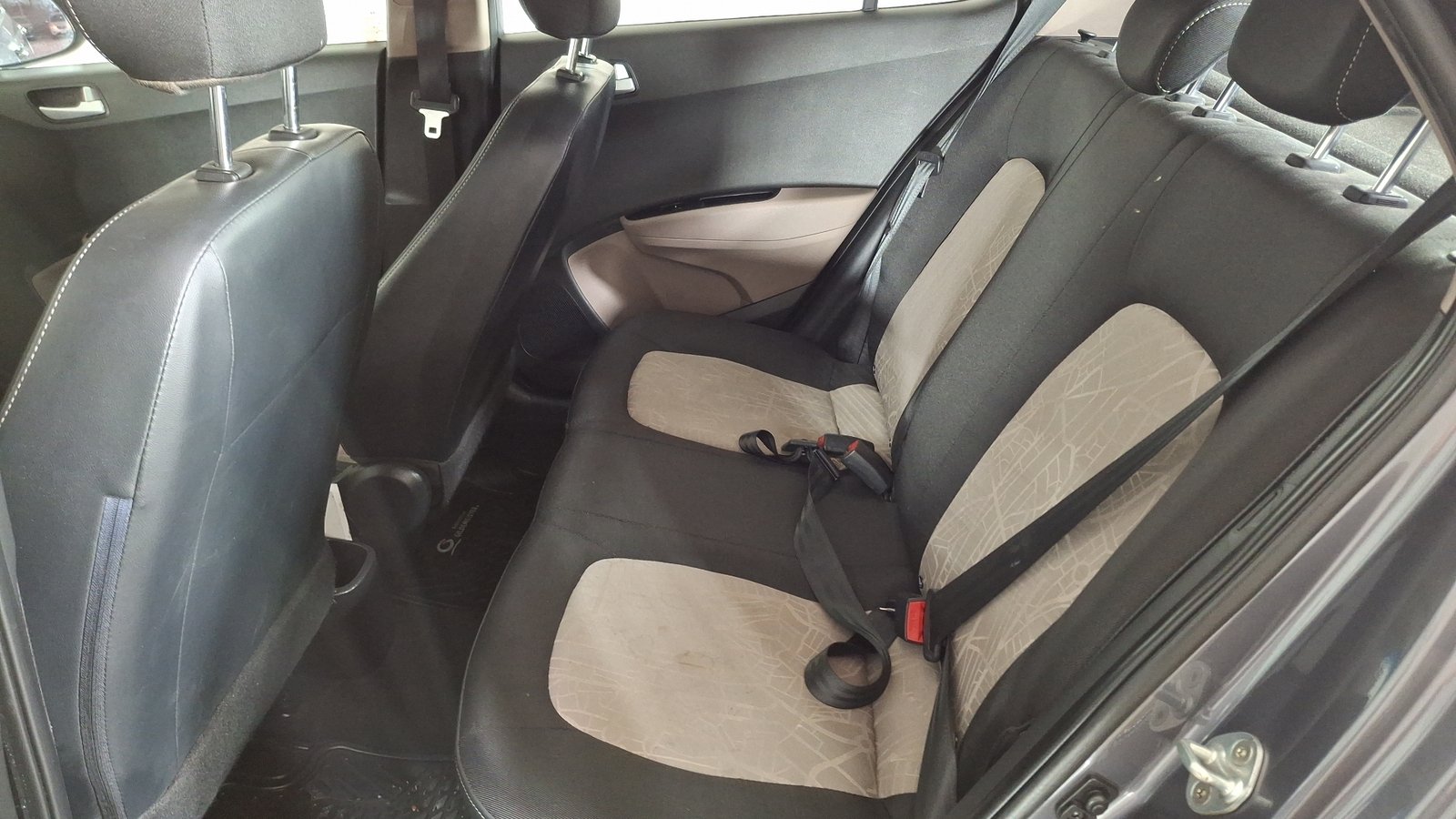 Hyundai Grand I10 2017 - Imagen 15 de 17