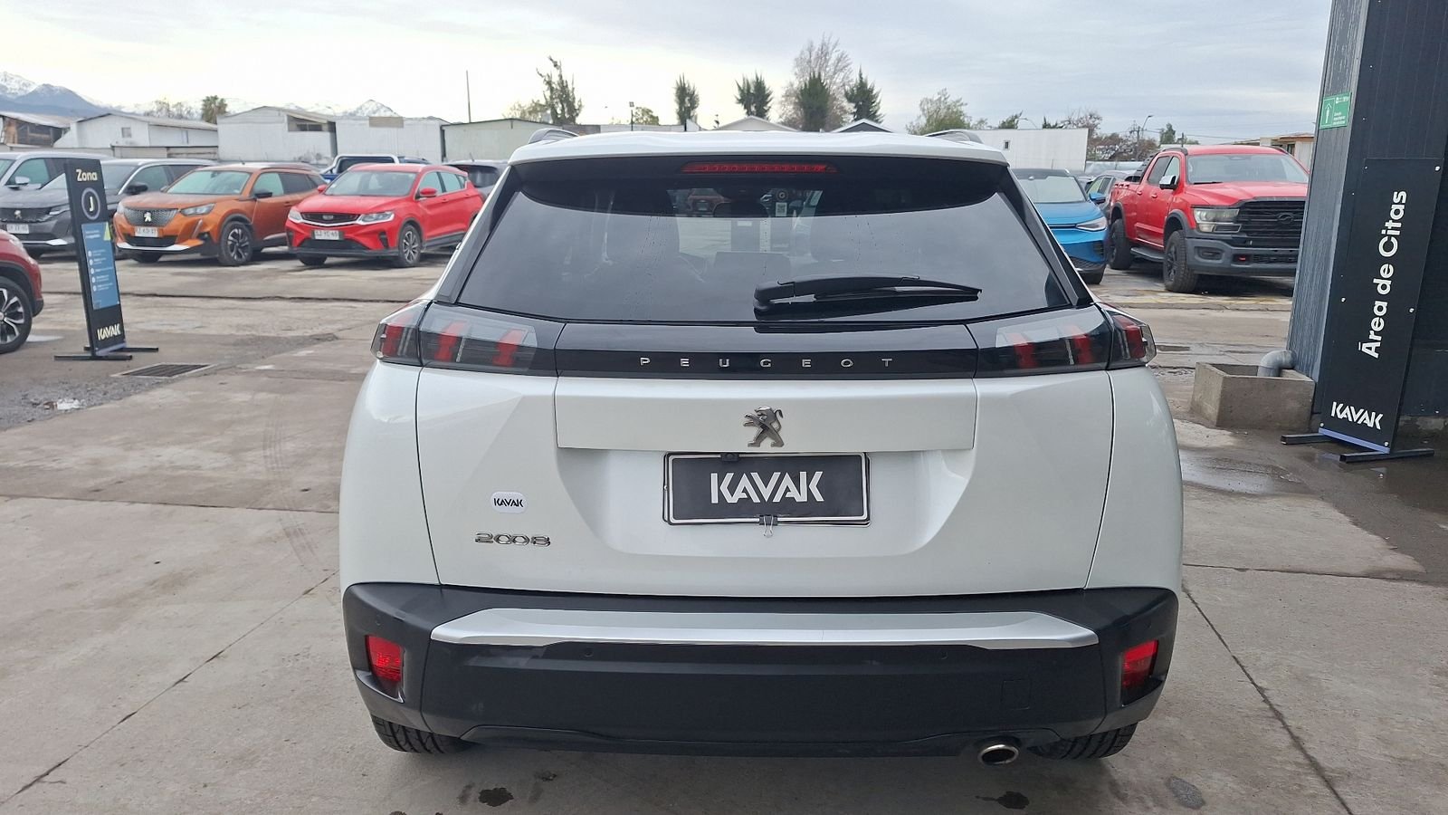 Peugeot 2008 2022 - Imagen 3 de 15
