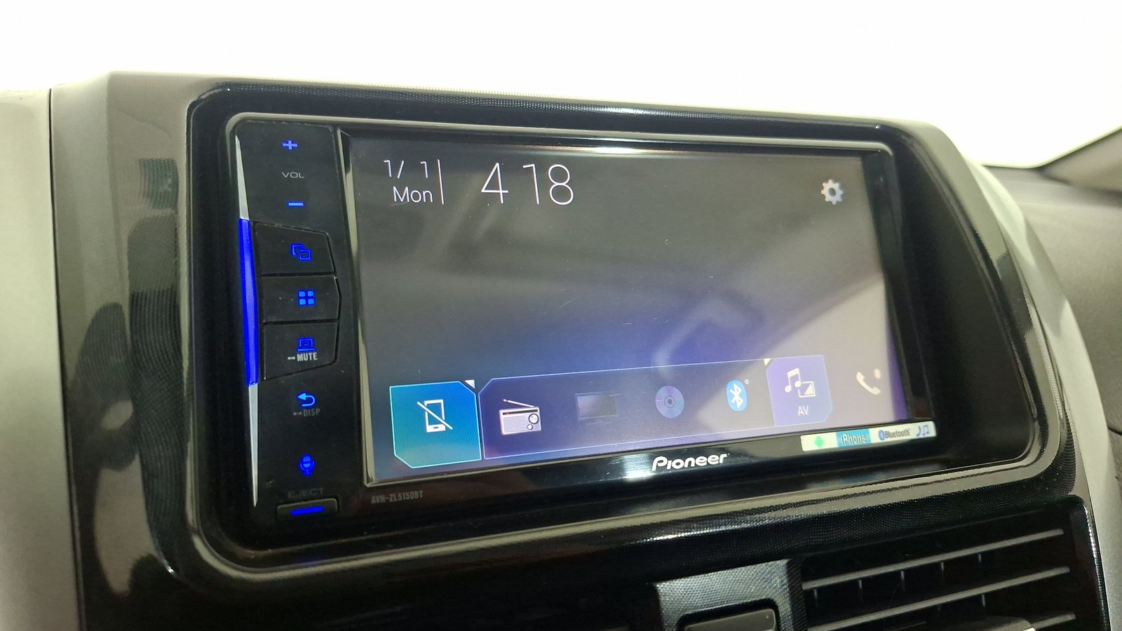 Toyota Yaris 2017 - Imagen 11 de 17