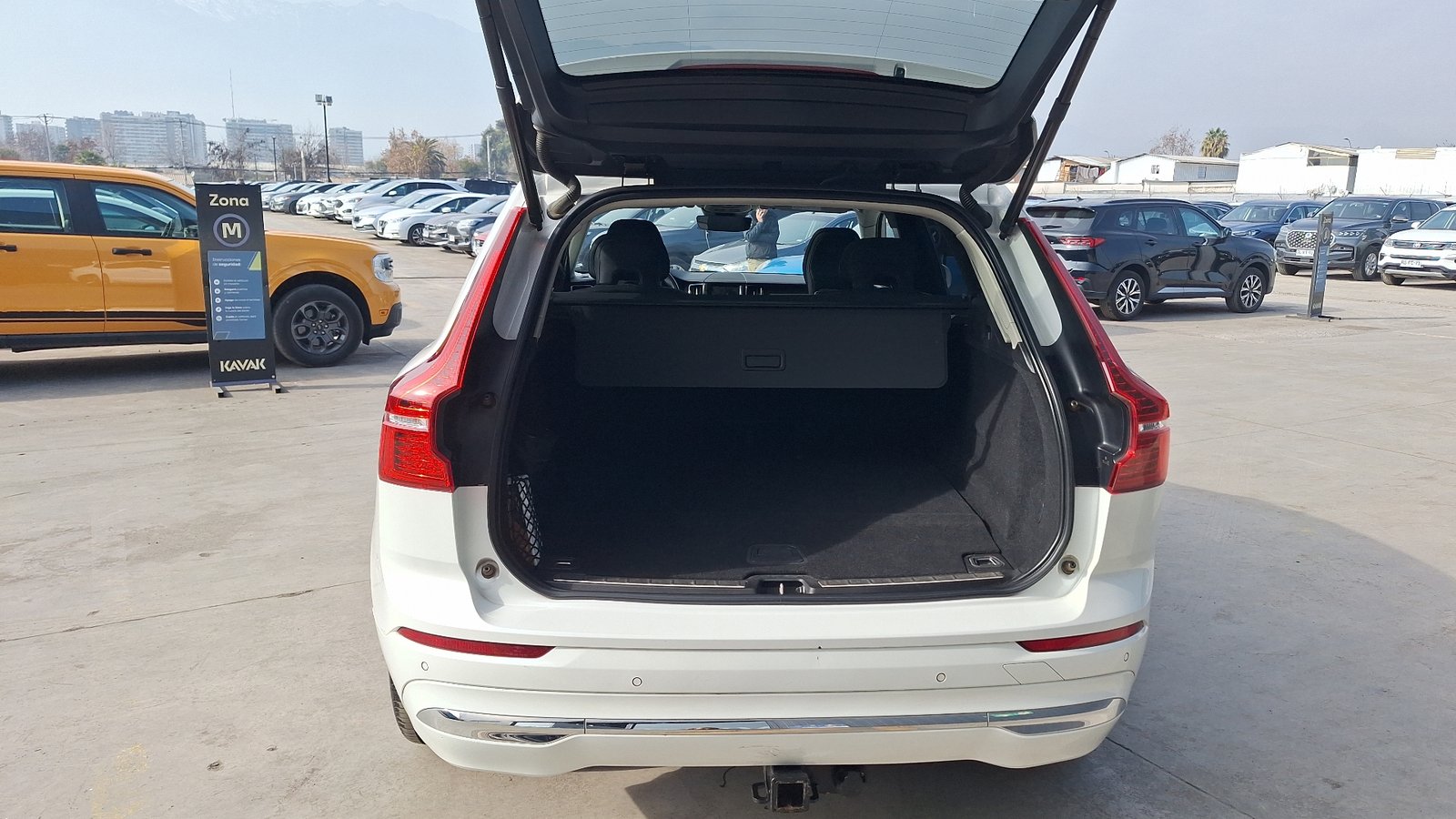 Volvo XC60 2022 - Foto 4 de 16