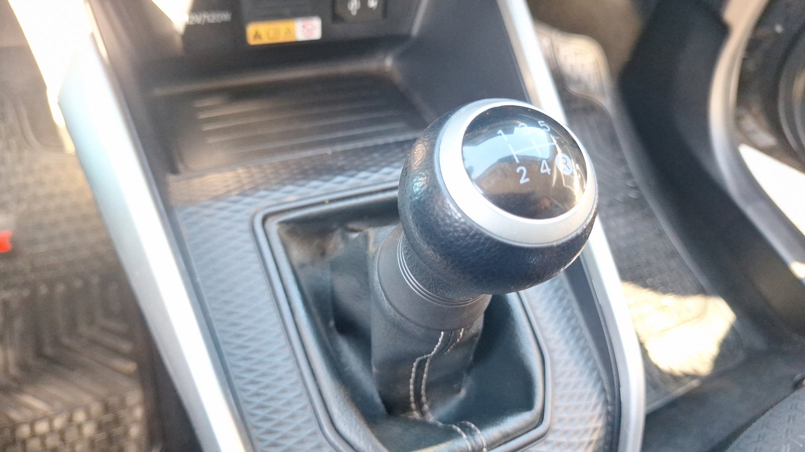 Toyota RAIZE 2024 - Imagen 11 de 15