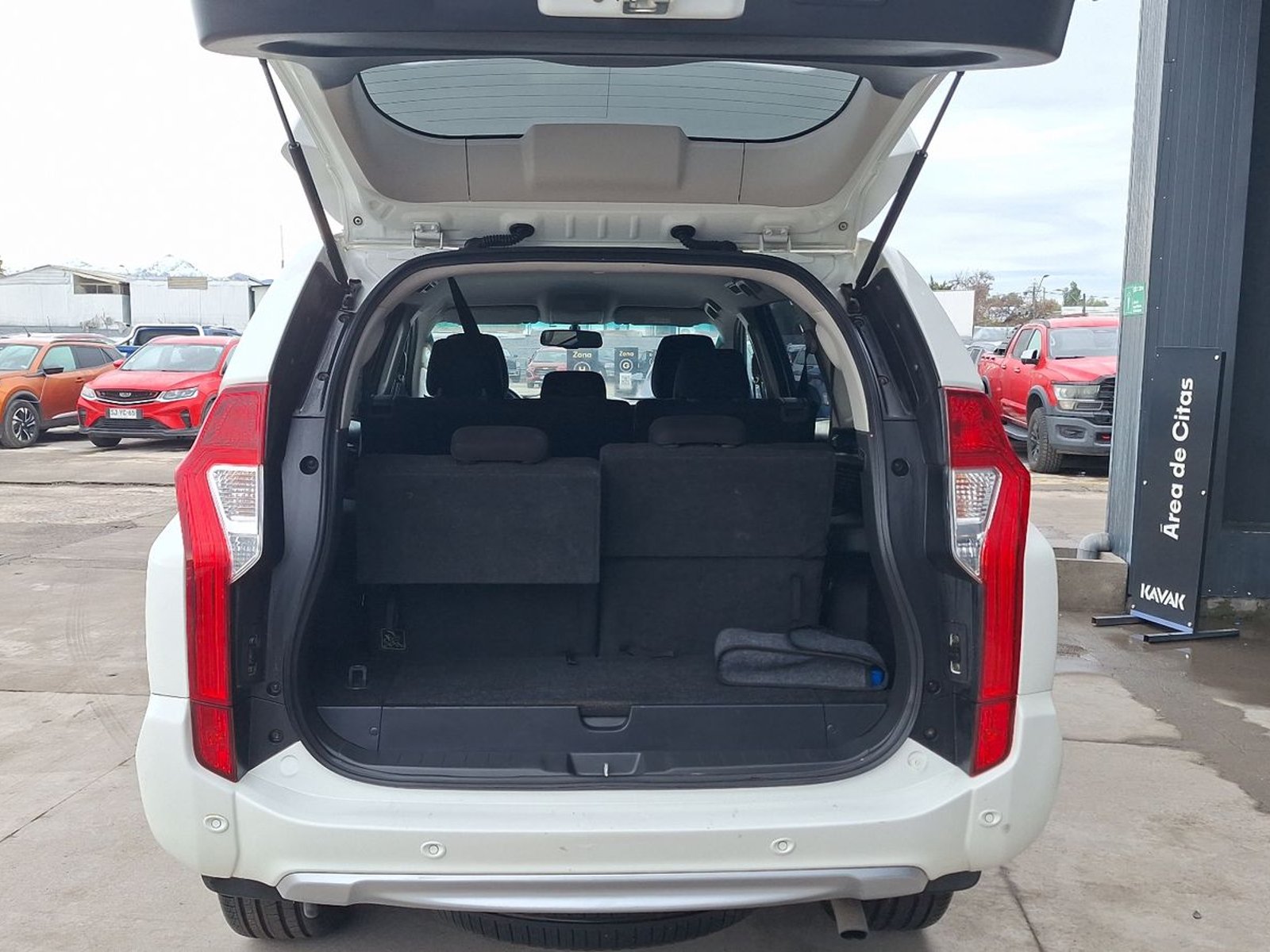 Mitsubishi Montero Sport 2017 - Foto 4 de 15